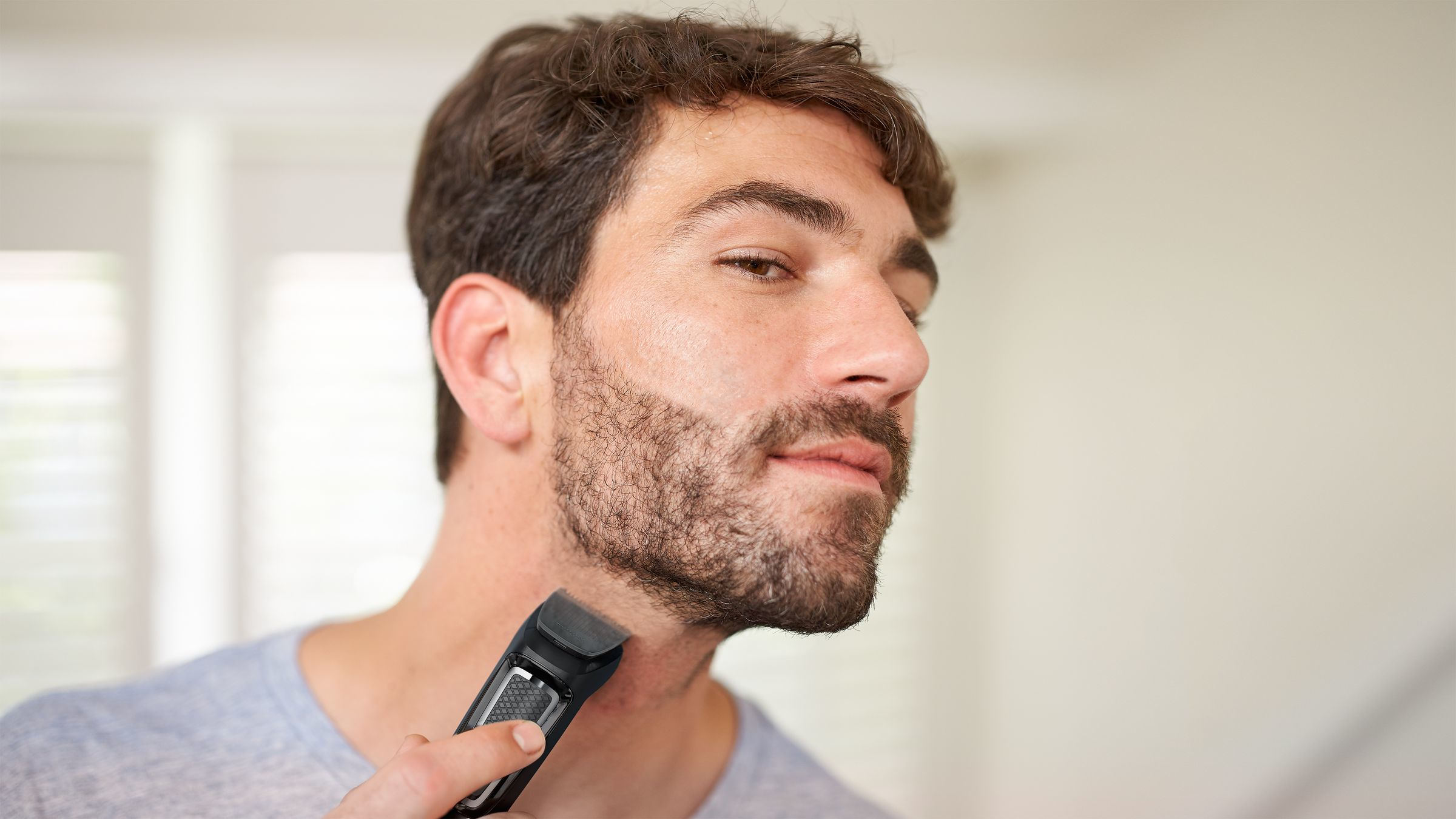 Voir la diapositive 13 : PHILIPS Tondeuse barbe et cheveux 8-en-1 sans fil Multigroom series 3000 - Noir