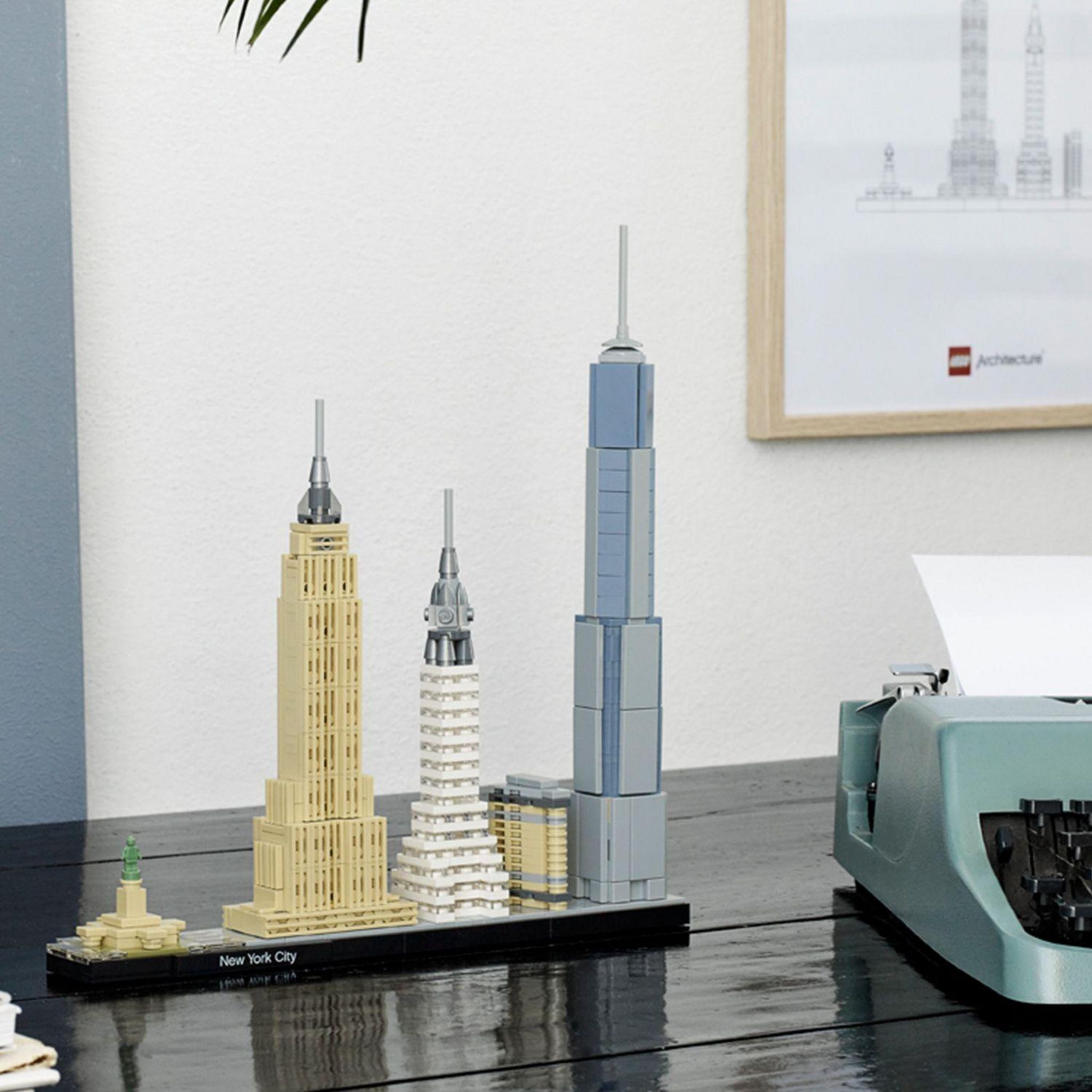 Voir la diapositive 7 : LEGO Architecture 21028 - New York