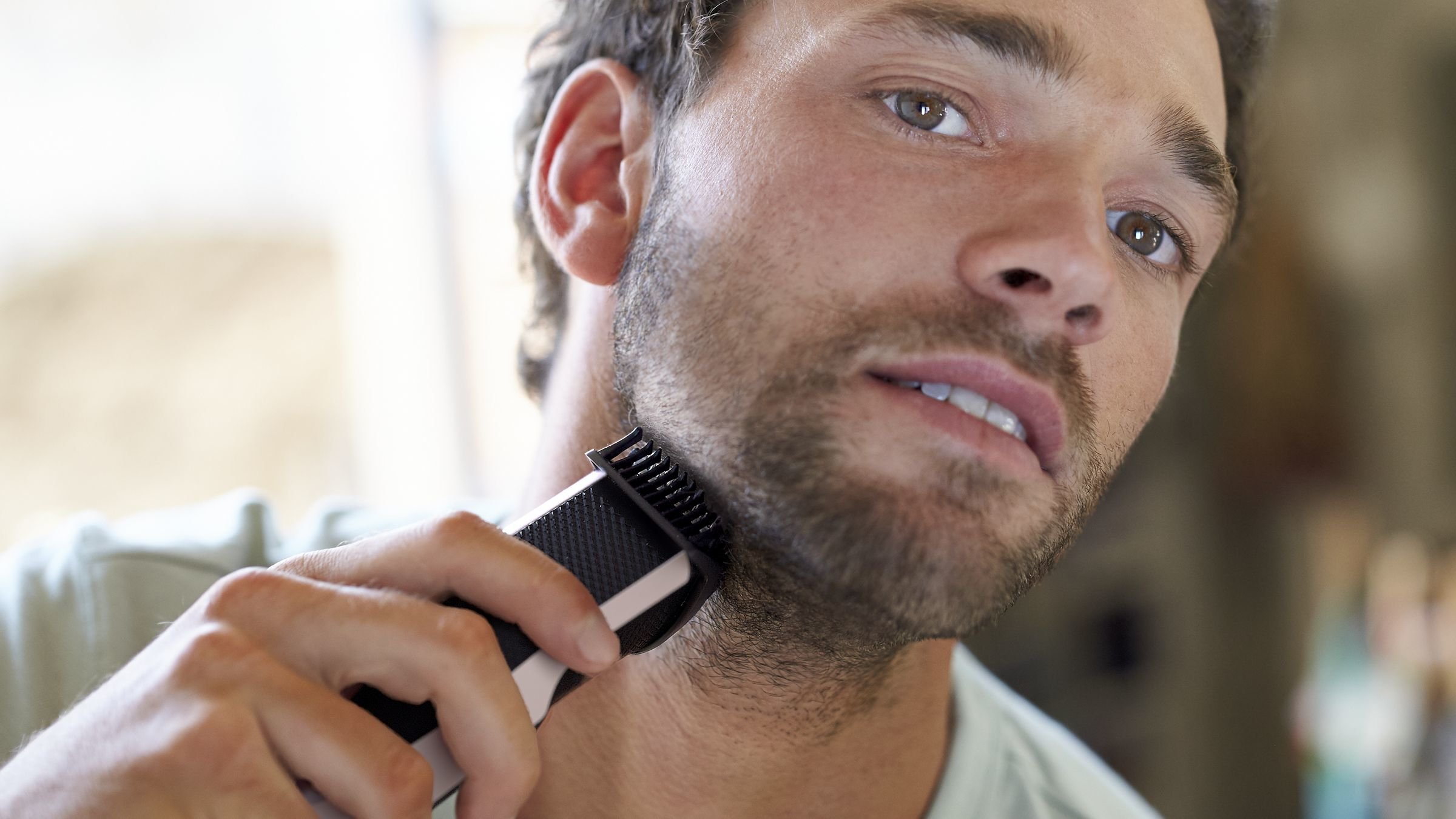 Voir la diapositive 10 : PHILIPS Tondeuse barbe multifonction BT 3206/14