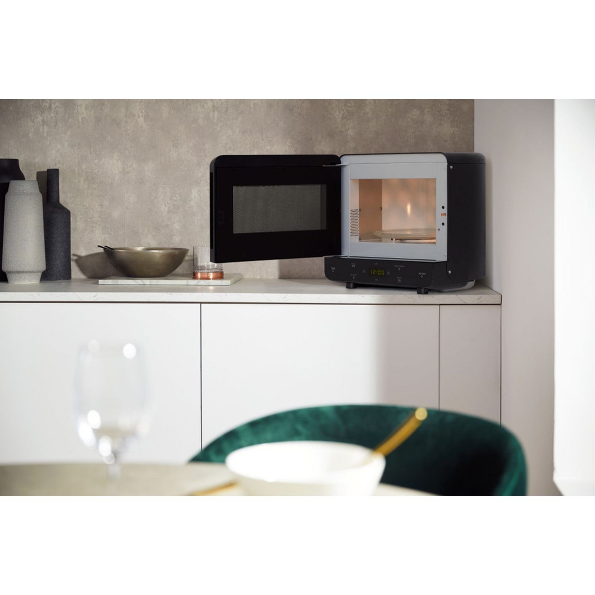 Voir la diapositive 5 : WHIRLPOOL Micro-ondes monofonction MAX34NB - 700 W - Capacité 13 L - Noir