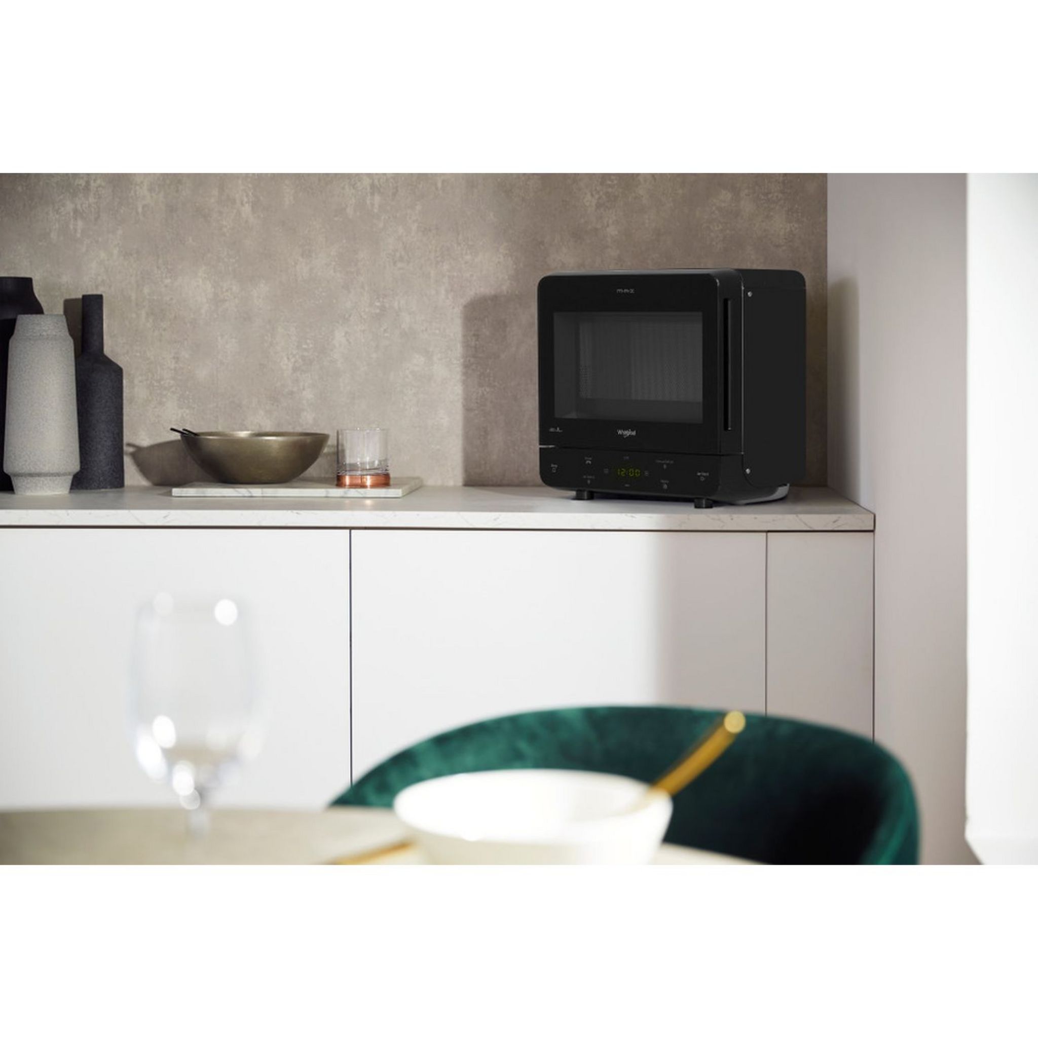 Voir la diapositive 7 : WHIRLPOOL Micro-ondes monofonction MAX34NB - 700 W - Capacité 13 L - Noir