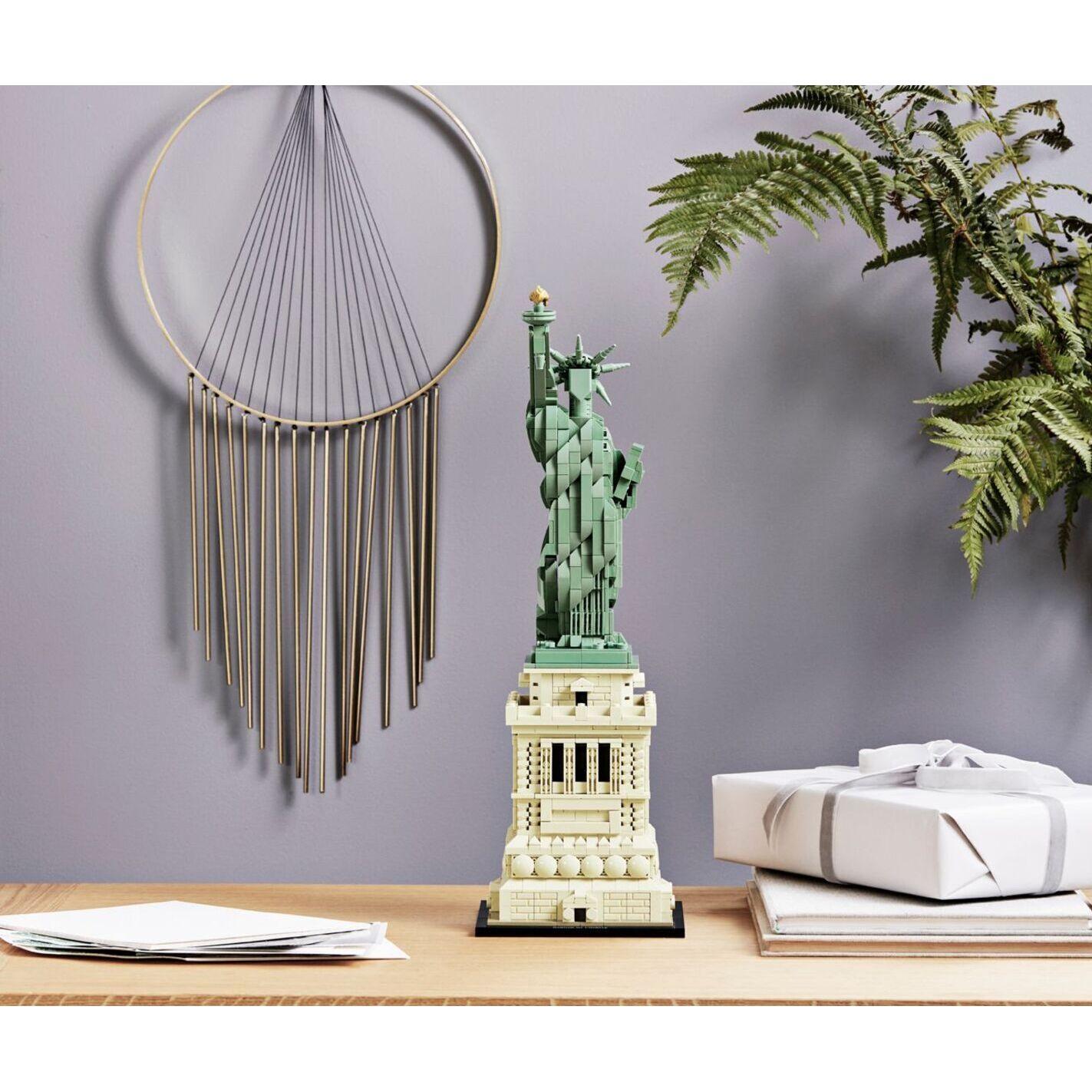 Voir la diapositive 7 : LEGO Architecture 21042 La Statue de la Liberté, Ensemble de Construction pour Adultes