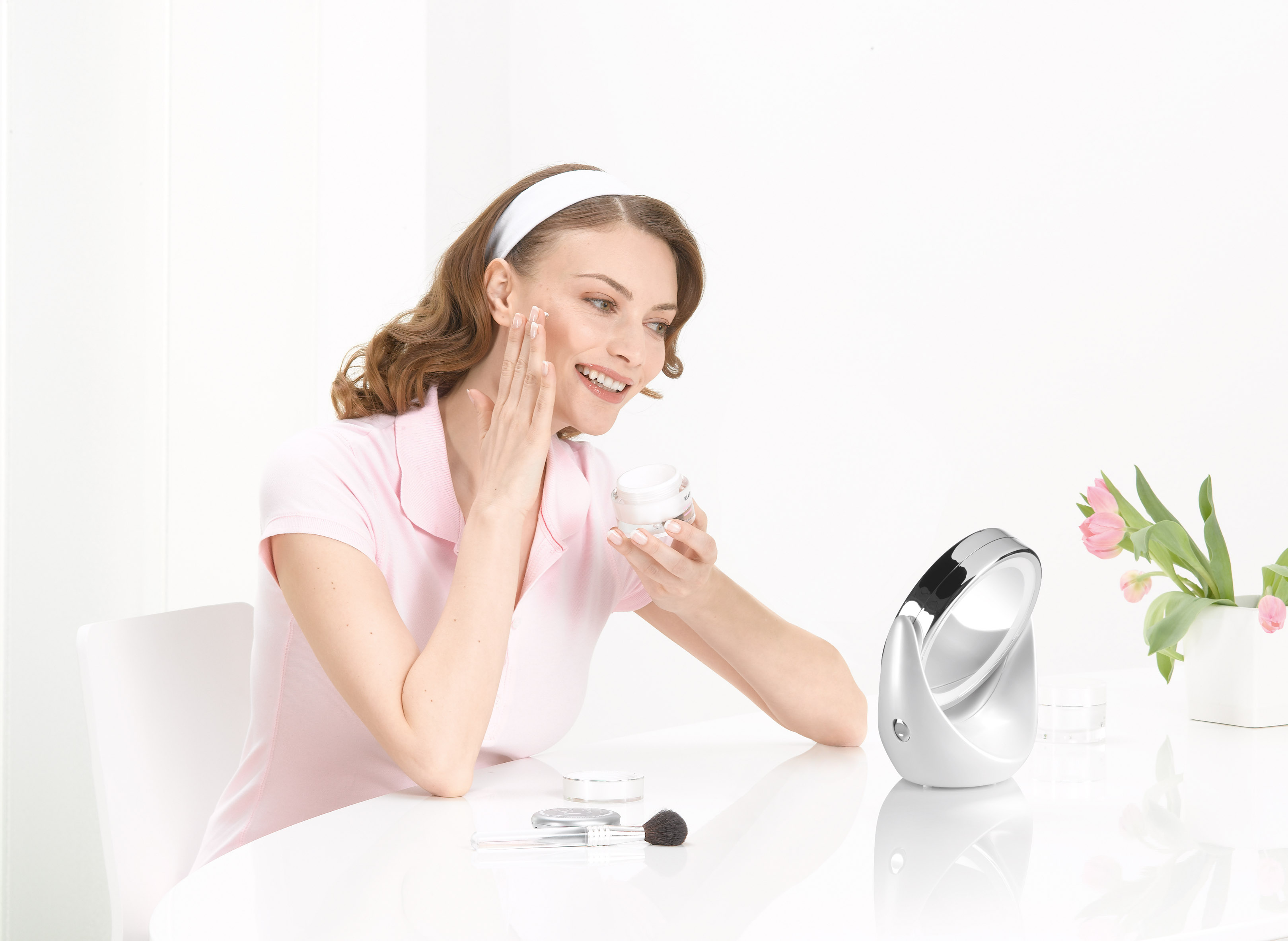 Voir la diapositive 2 : BEURER Miroir lumineux grossissant BS 49 - Blanc