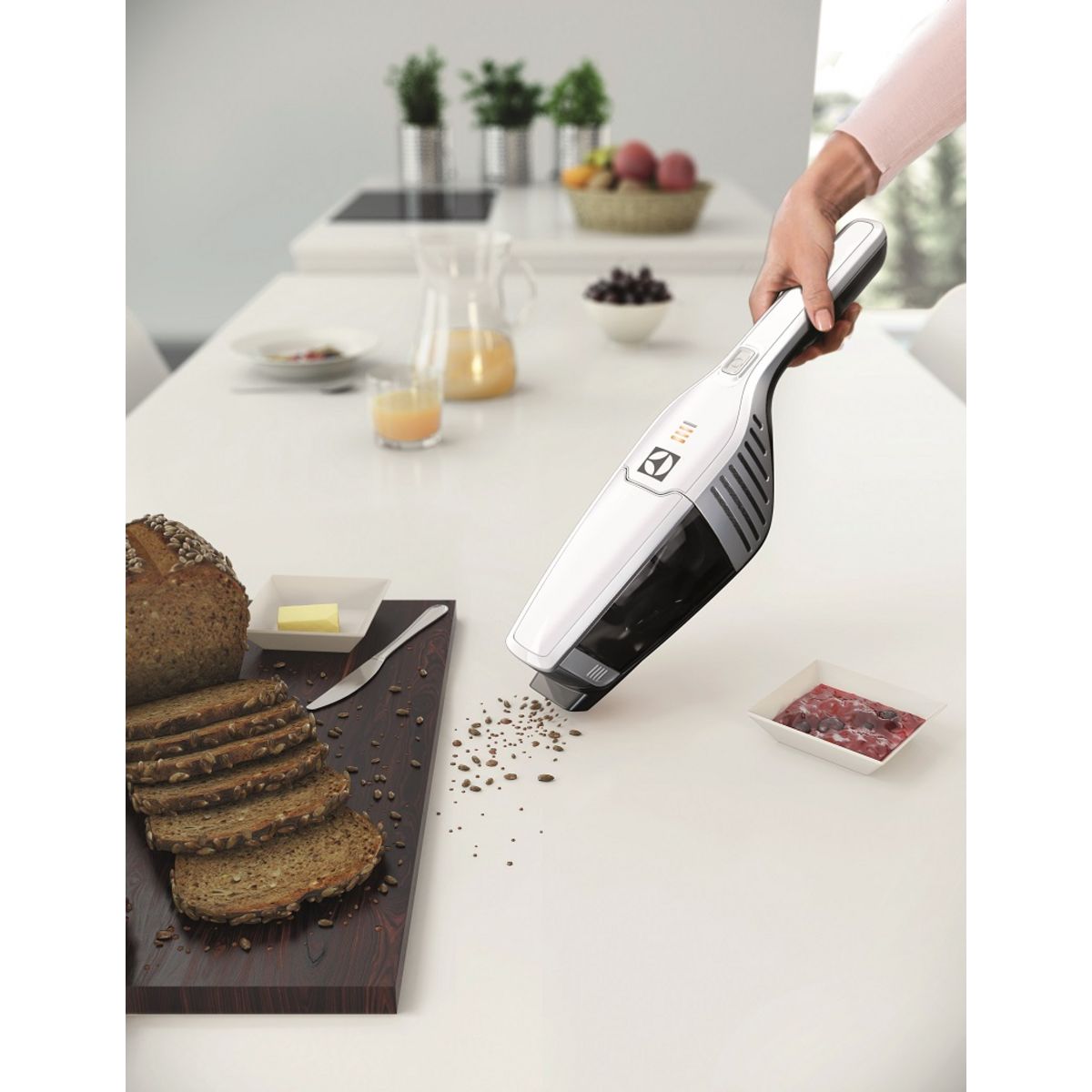 ELECTROLUX Aspirateur balai sans fil Ergorapido Classic EERC72IW