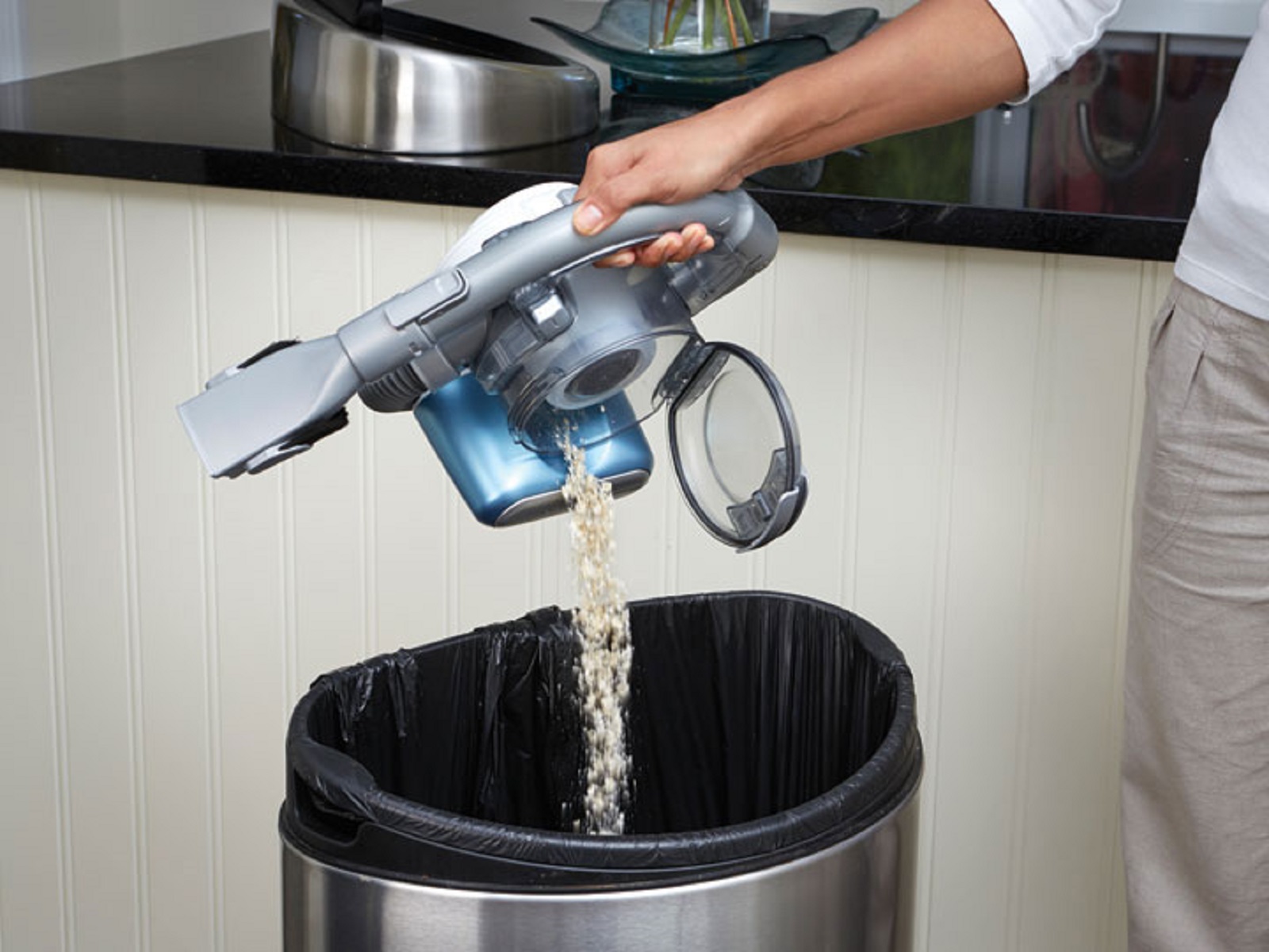 Voir la diapositive 3 : BLACK ET DECKER Aspirateur à main PD1420LP Dustbuster FLEXI Lithium Bleu