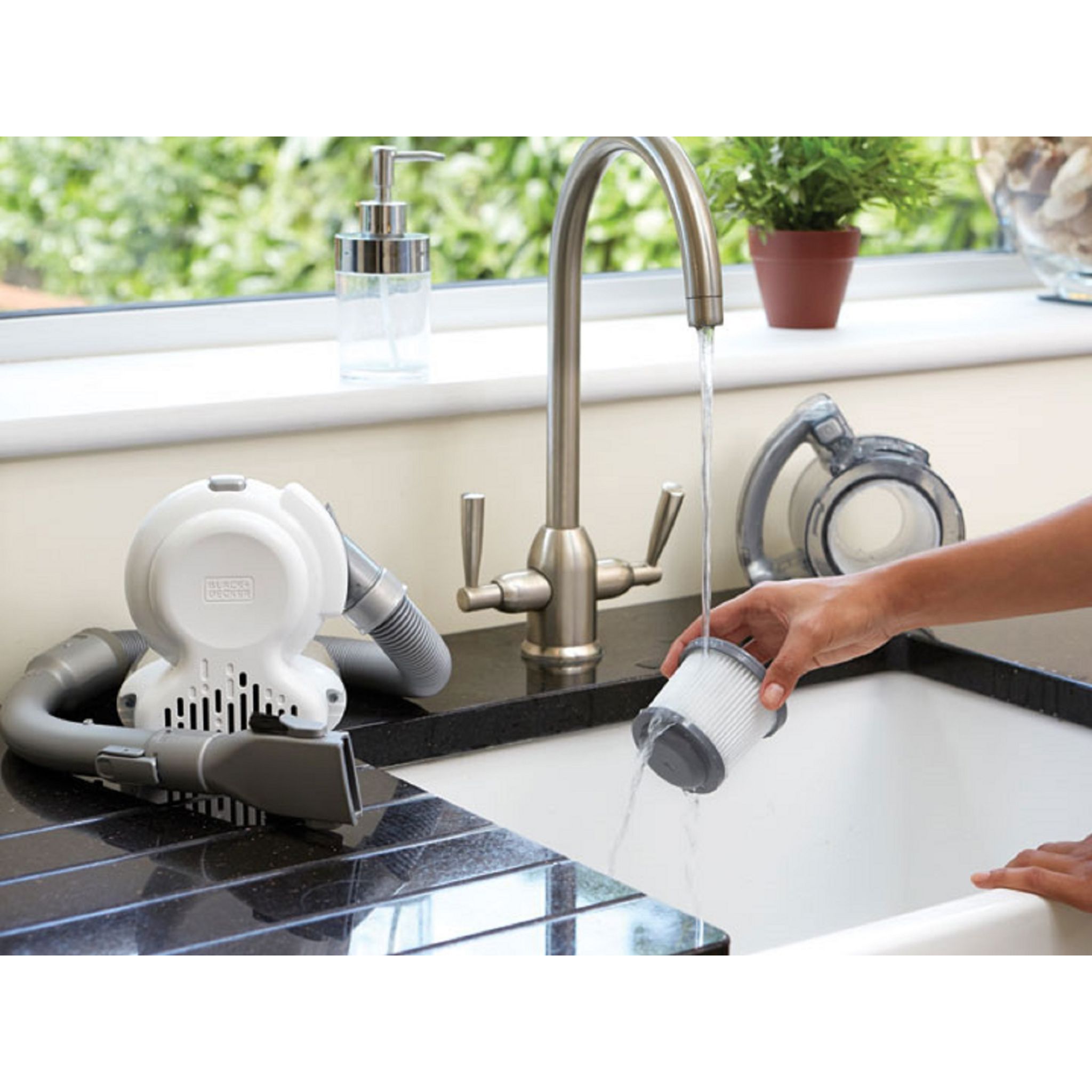 Voir la diapositive 4 : BLACK ET DECKER Aspirateur à main PD1420LP Dustbuster FLEXI Lithium Bleu