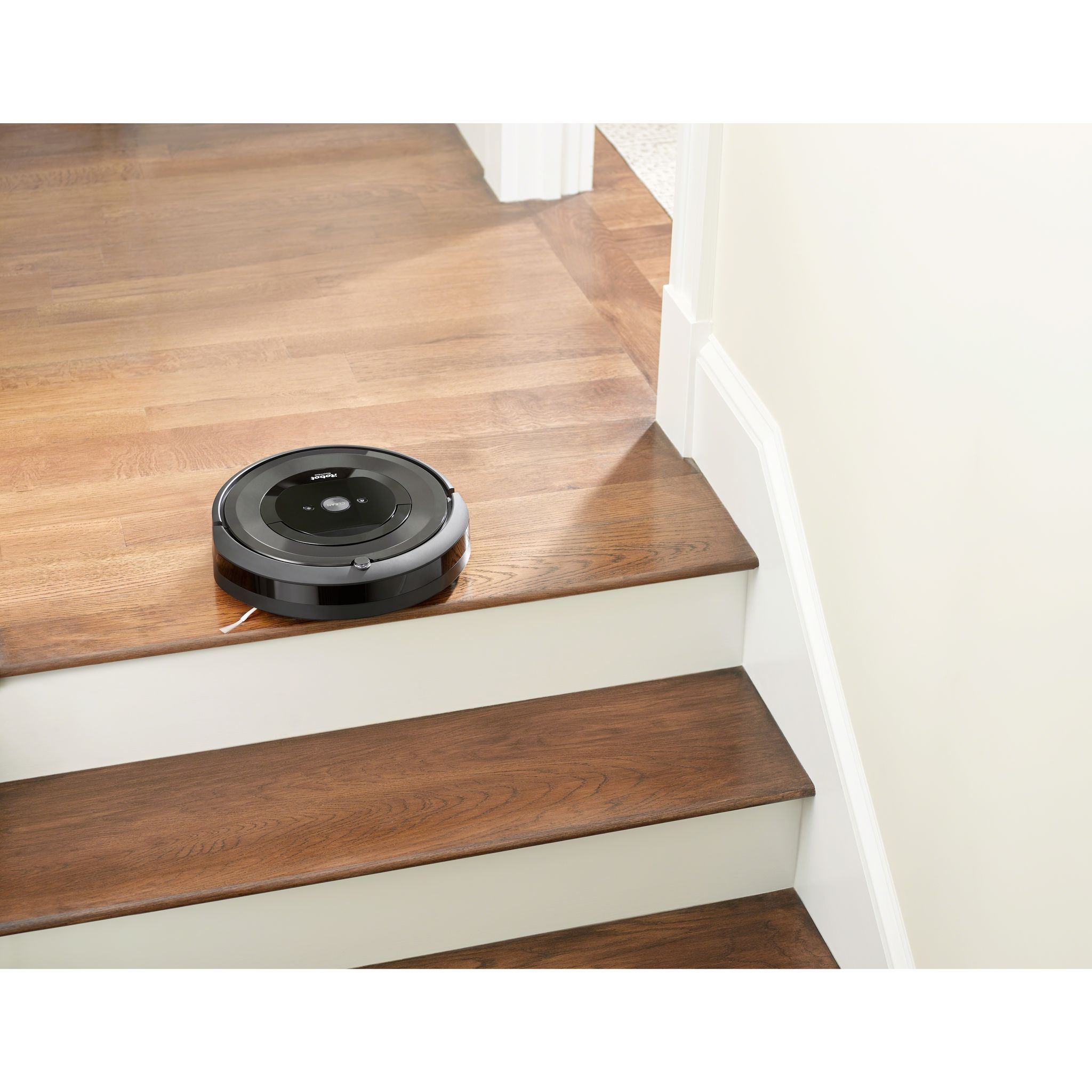 Voir la diapositive 2 : IROBOT Aspirateur Robot connecté Roomba E5158 - Noir