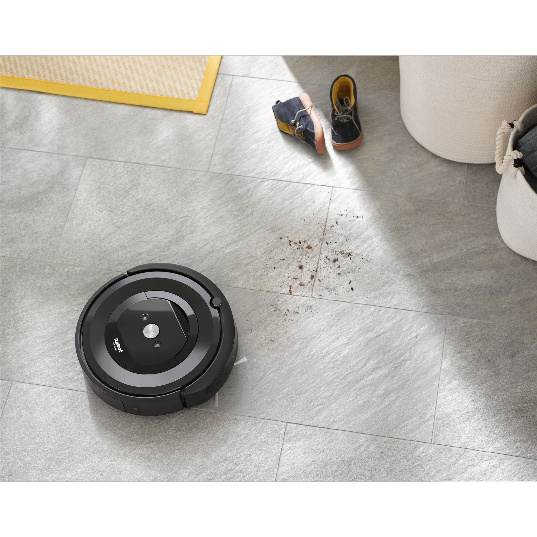 Voir la diapositive 3 : IROBOT Aspirateur Robot connecté Roomba E5158 - Noir