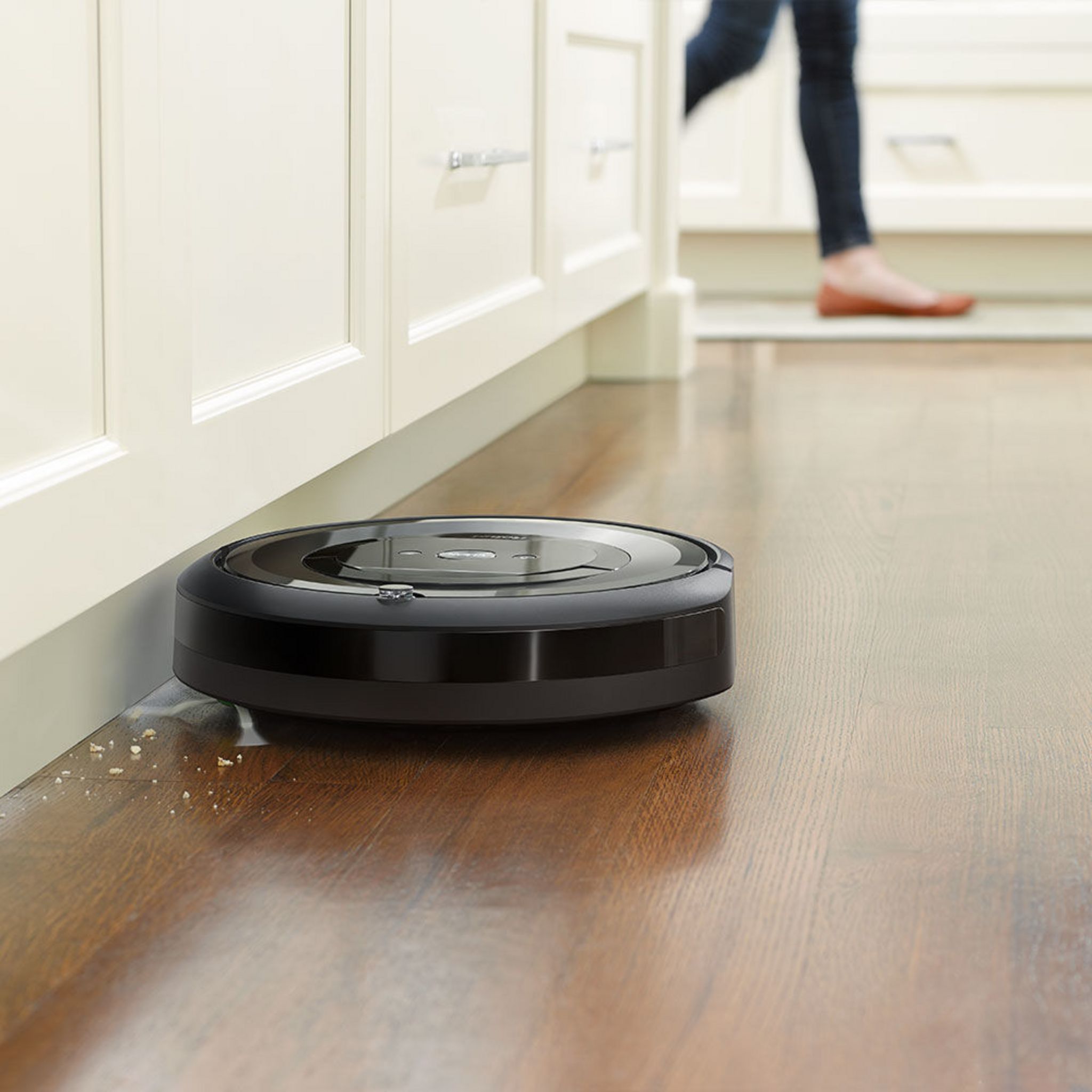 Voir la diapositive 8 : IROBOT Aspirateur Robot connecté Roomba E5158 - Noir