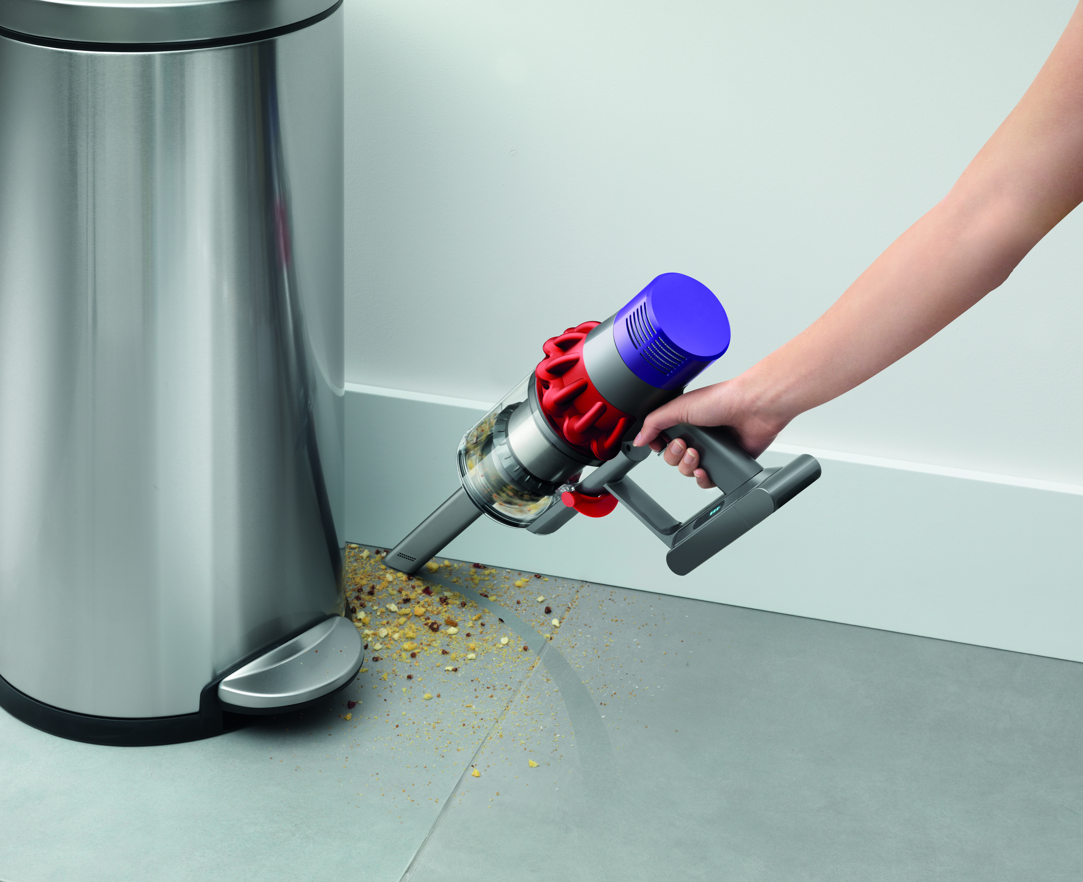 Voir la diapositive 15 : DYSON Aspirateur balai V10 Motorhead, 77 dB, 25.2 V, Sans fil