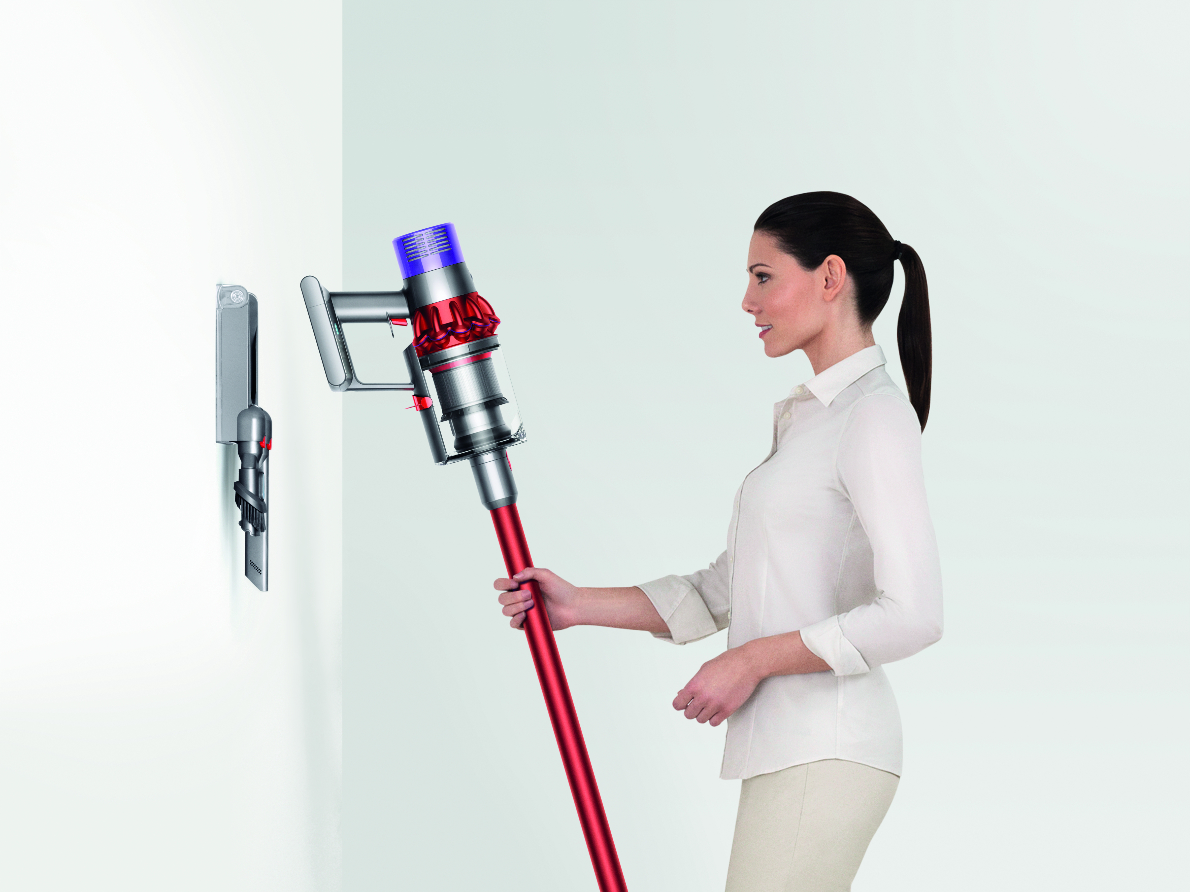 Voir la diapositive 17 : DYSON Aspirateur balai V10 Motorhead, 77 dB, 25.2 V, Sans fil