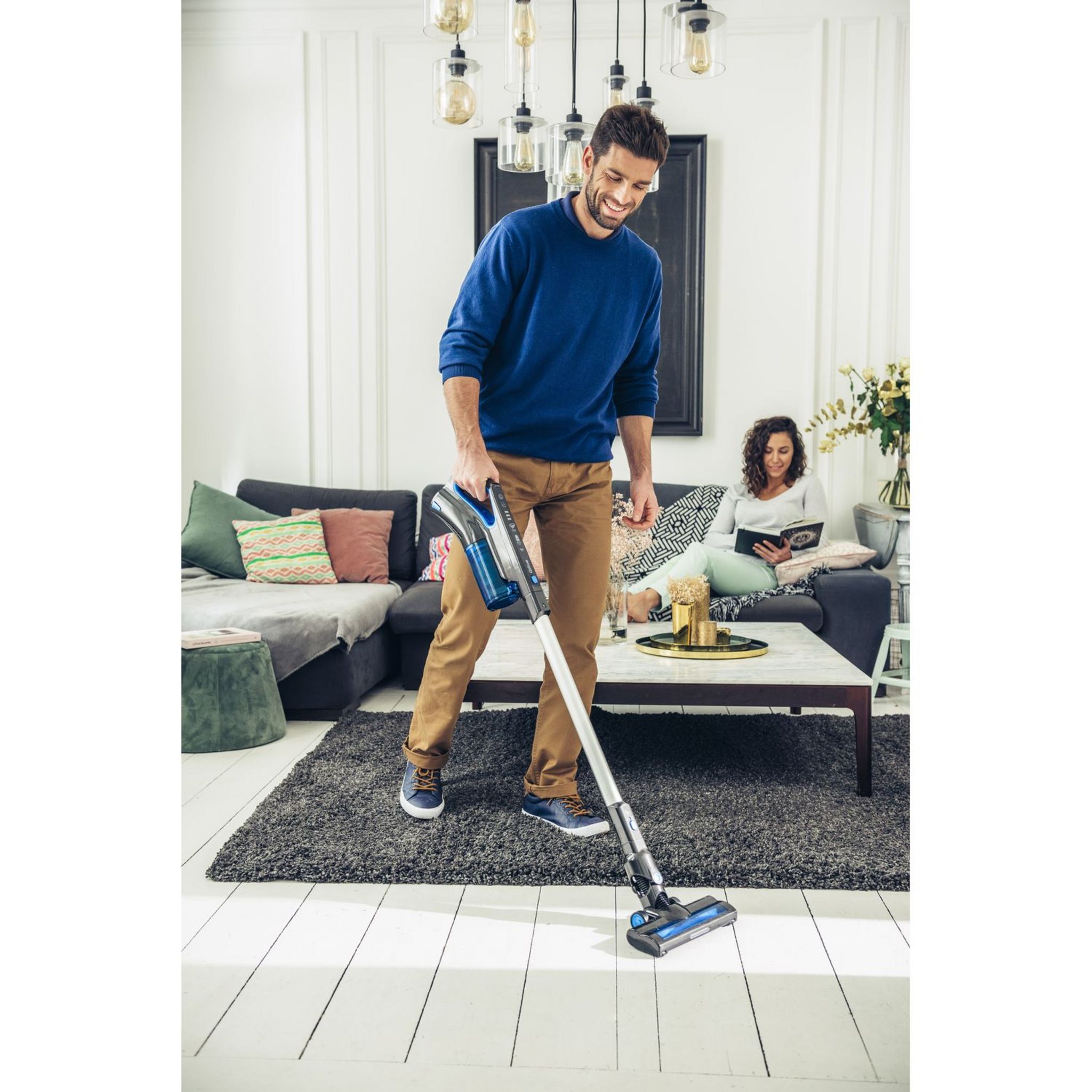 Voir la diapositive 8 : QILIVE Aspirateur Balai 132938 Q.5824, Sans fil