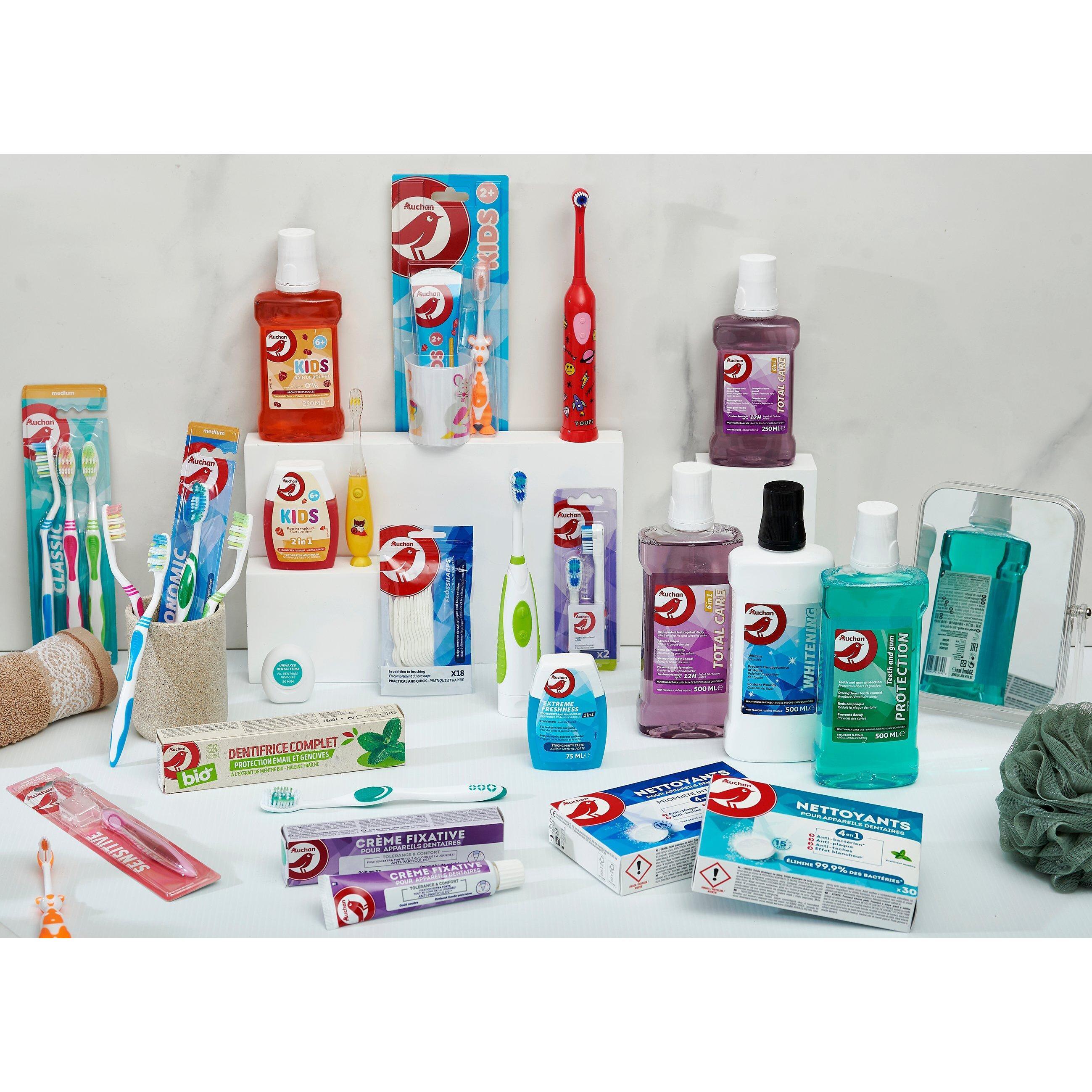 Voir la diapositive 2 : AUCHAN Kit enfants pour les dents, brosse dentifrice & gobelet 3 produits