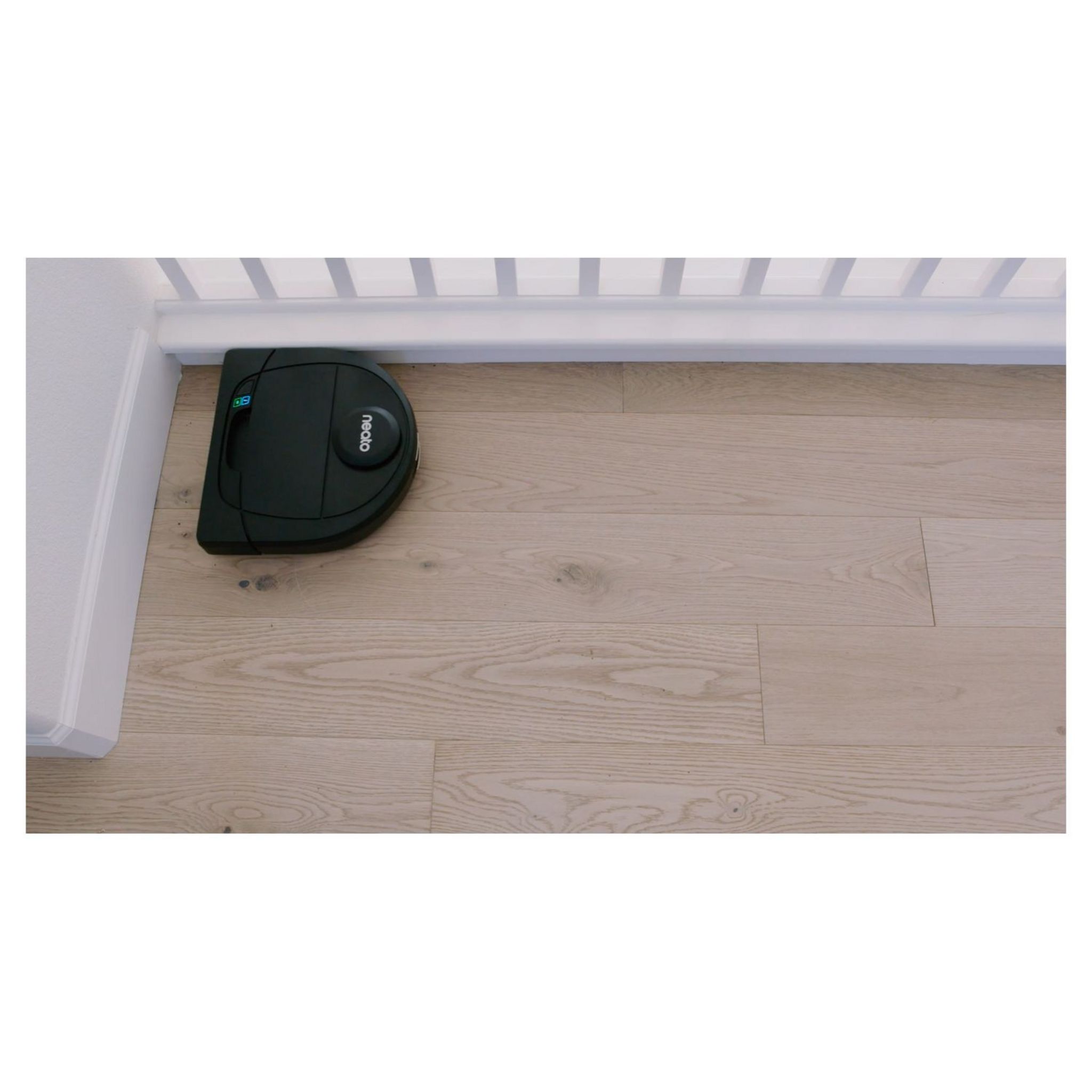 Voir la diapositive 2 : NEATO Aspirateur robot connecté - D402 - 945-0317 - Noir