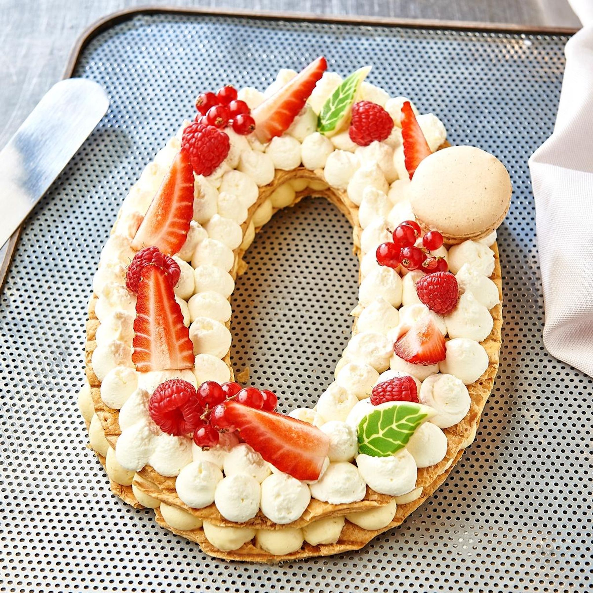 AUCHAN LE TRAITEUR Chiffre 0 Number cake Millefeuille 6 parts 735g