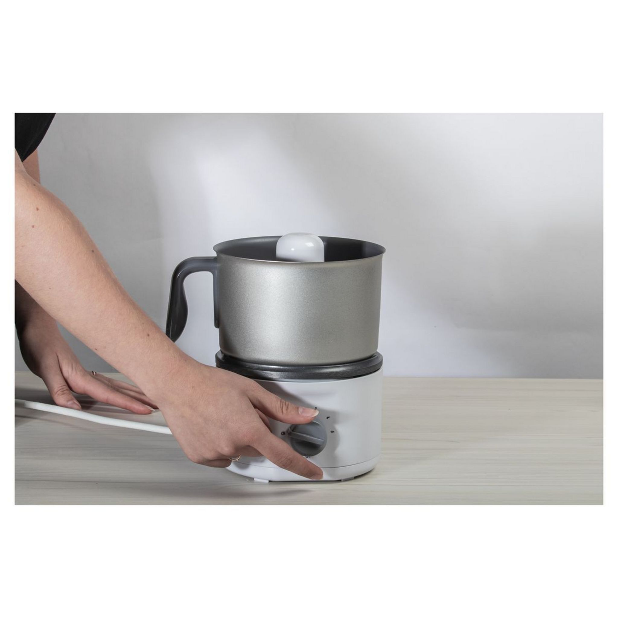 Voir la diapositive 6 : SWEET ALICE Saucier 002017 - Blanc