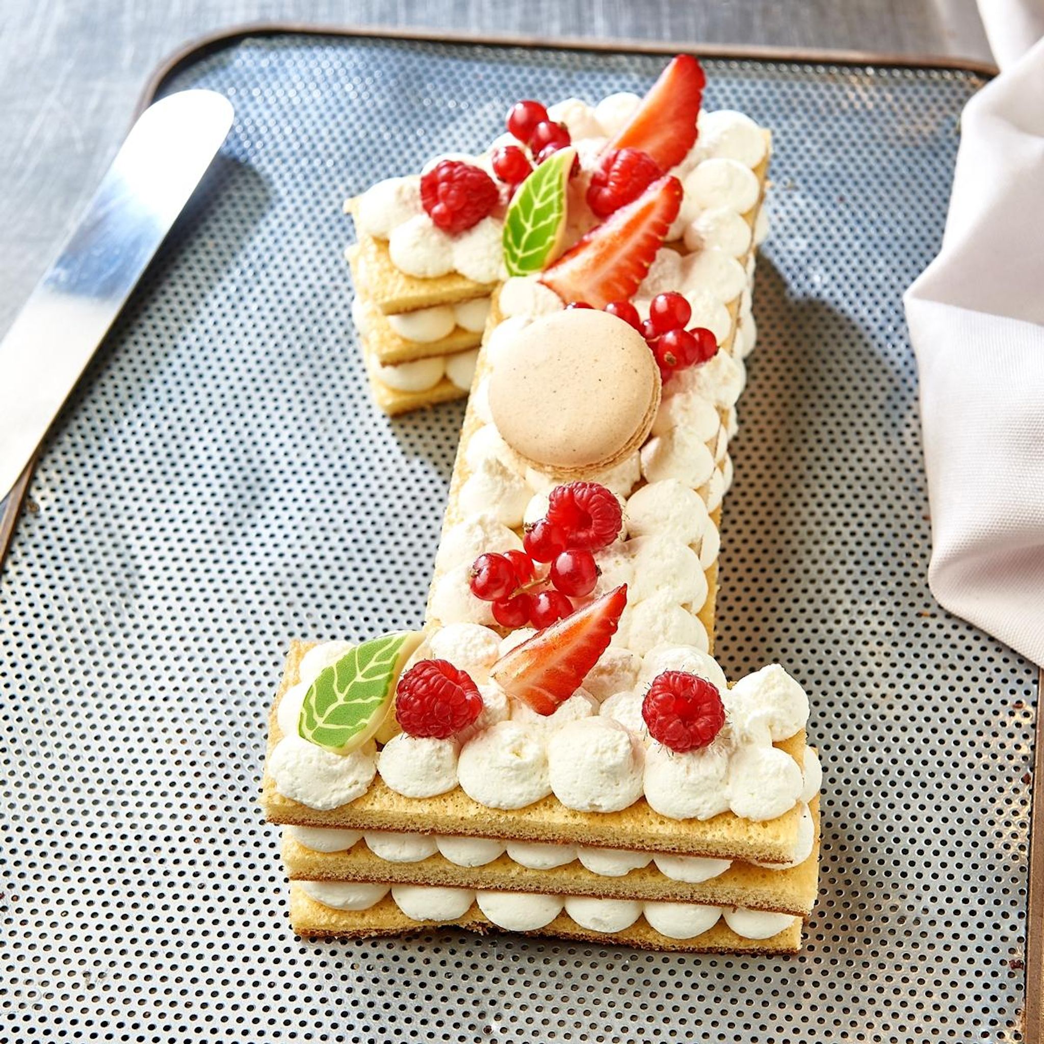 AUCHAN LE TRAITEUR Chiffre 1 Number cake fruits rouges 6 parts 550g