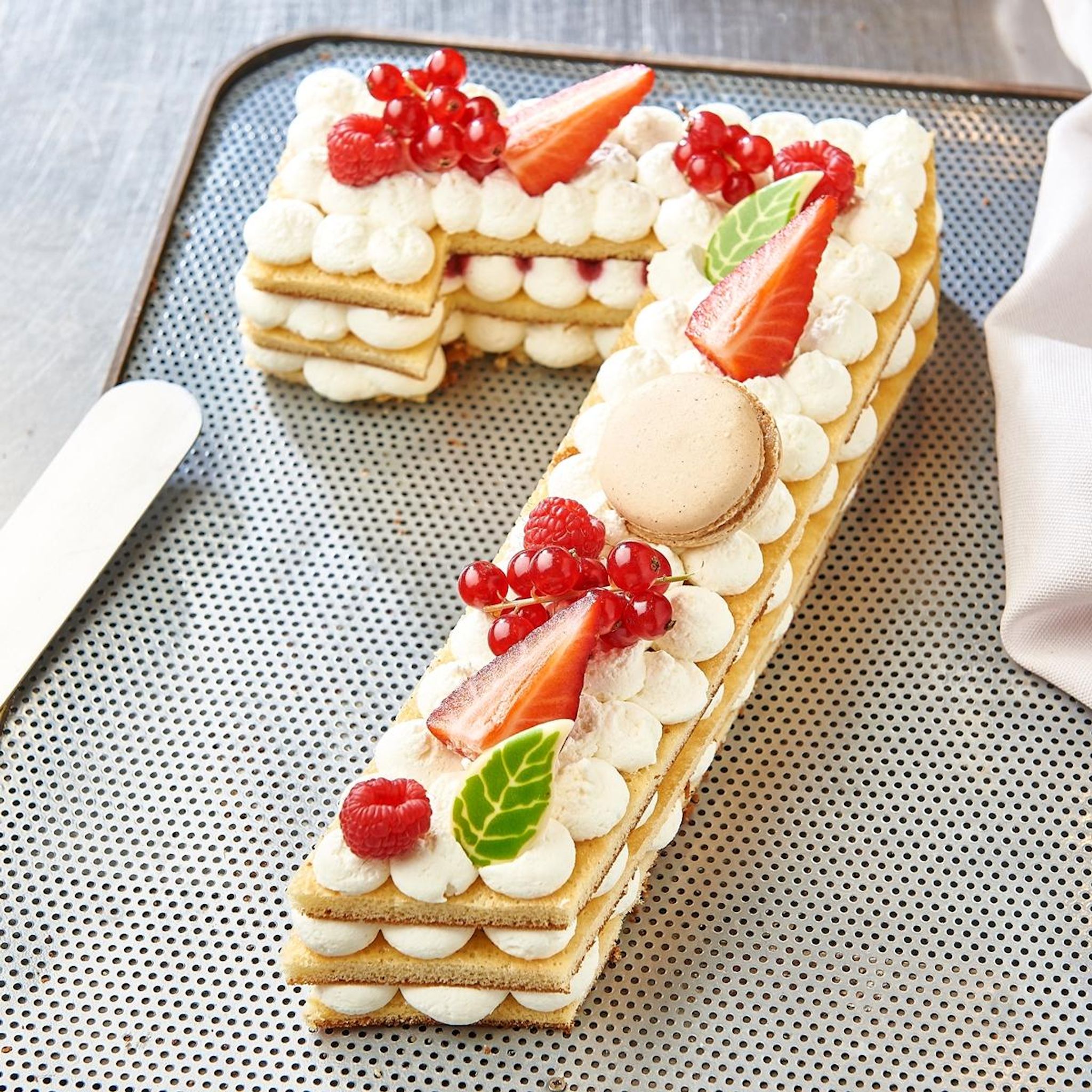 AUCHAN LE TRAITEUR Chiffre 7 Number cake fruits rouges 6 parts 550g