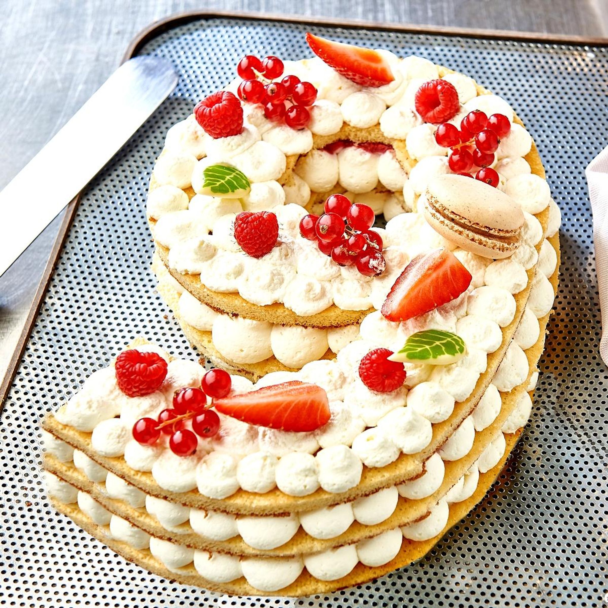 AUCHAN LE TRAITEUR Chiffre 9 Number cake fruits rouges 6 parts 550g