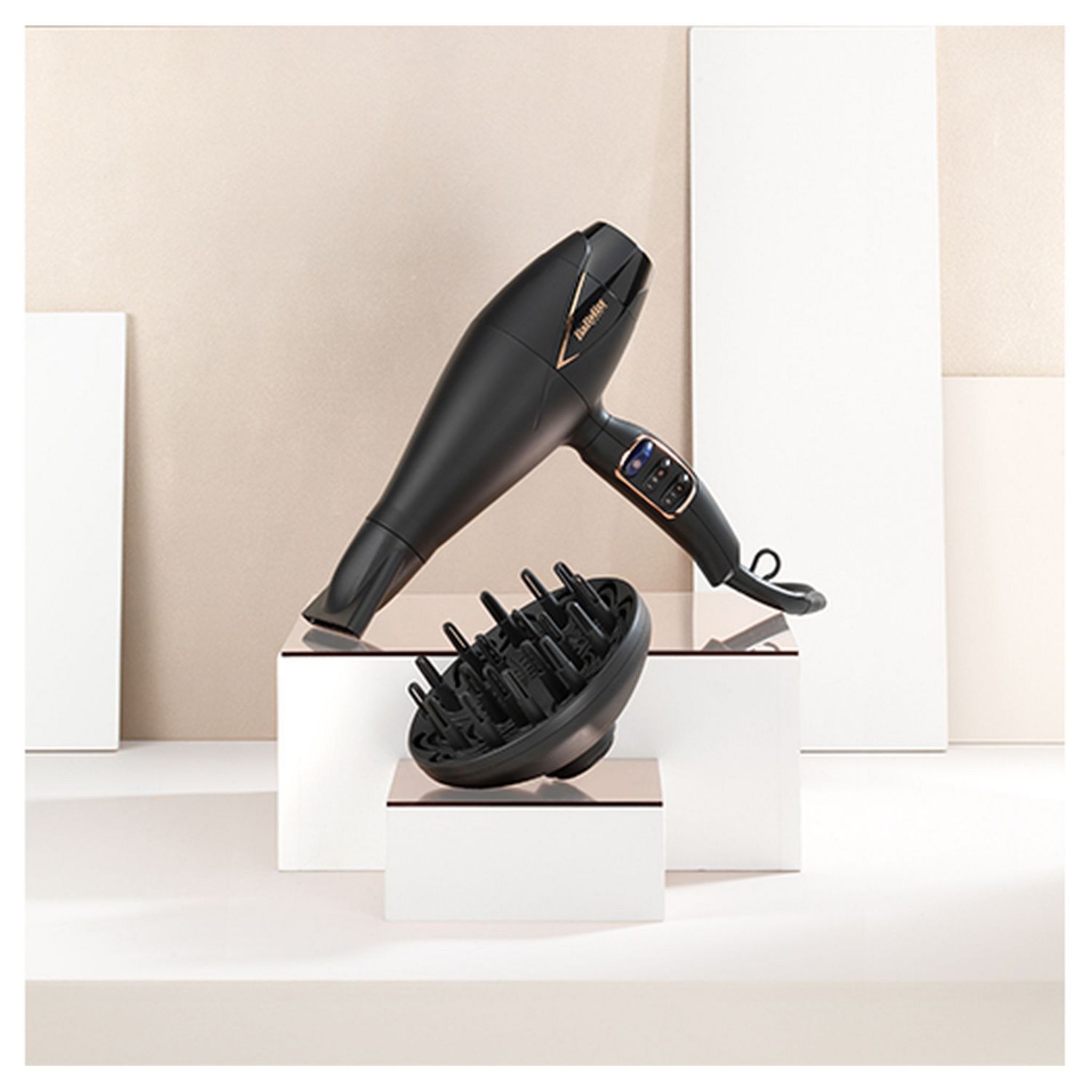 Voir la diapositive 4 : BABYLISS Sèche cheveux avec diffuseur fonction ionique - D665E - Noir