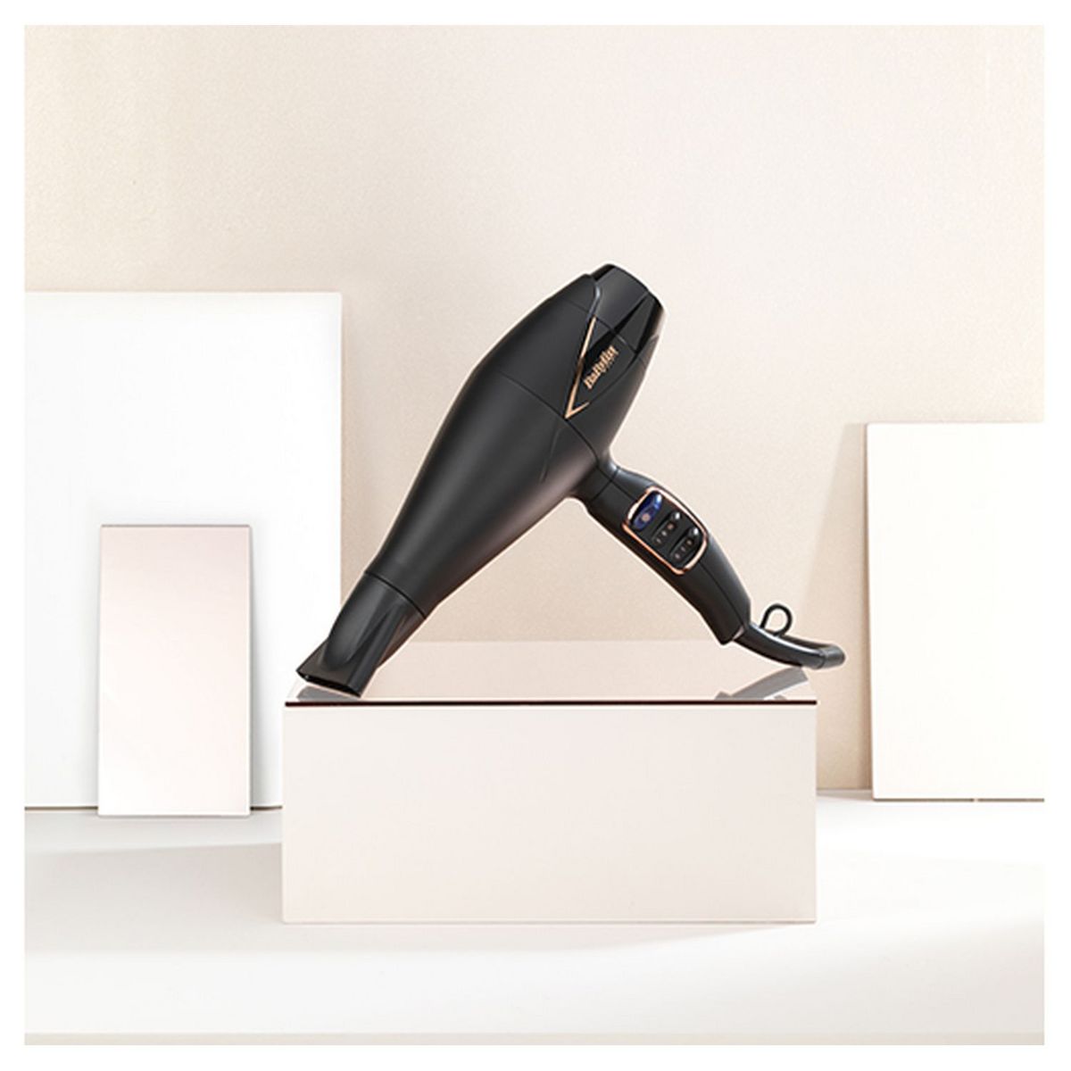 BABYLISS Sèche cheveux avec diffuseur fonction ionique - D665E - Noir