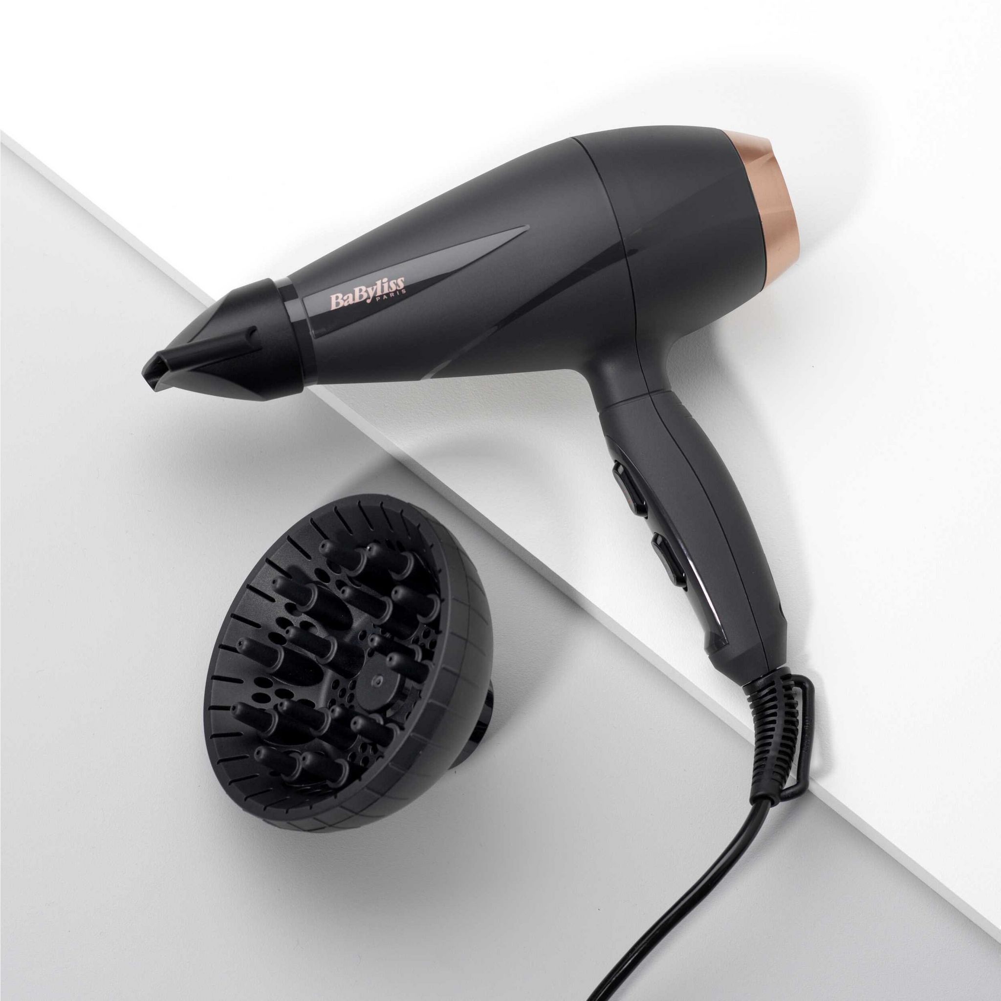 Voir la diapositive 2 : BABYLISS Sèche cheveux professionnel avec diffuseur 6709DE