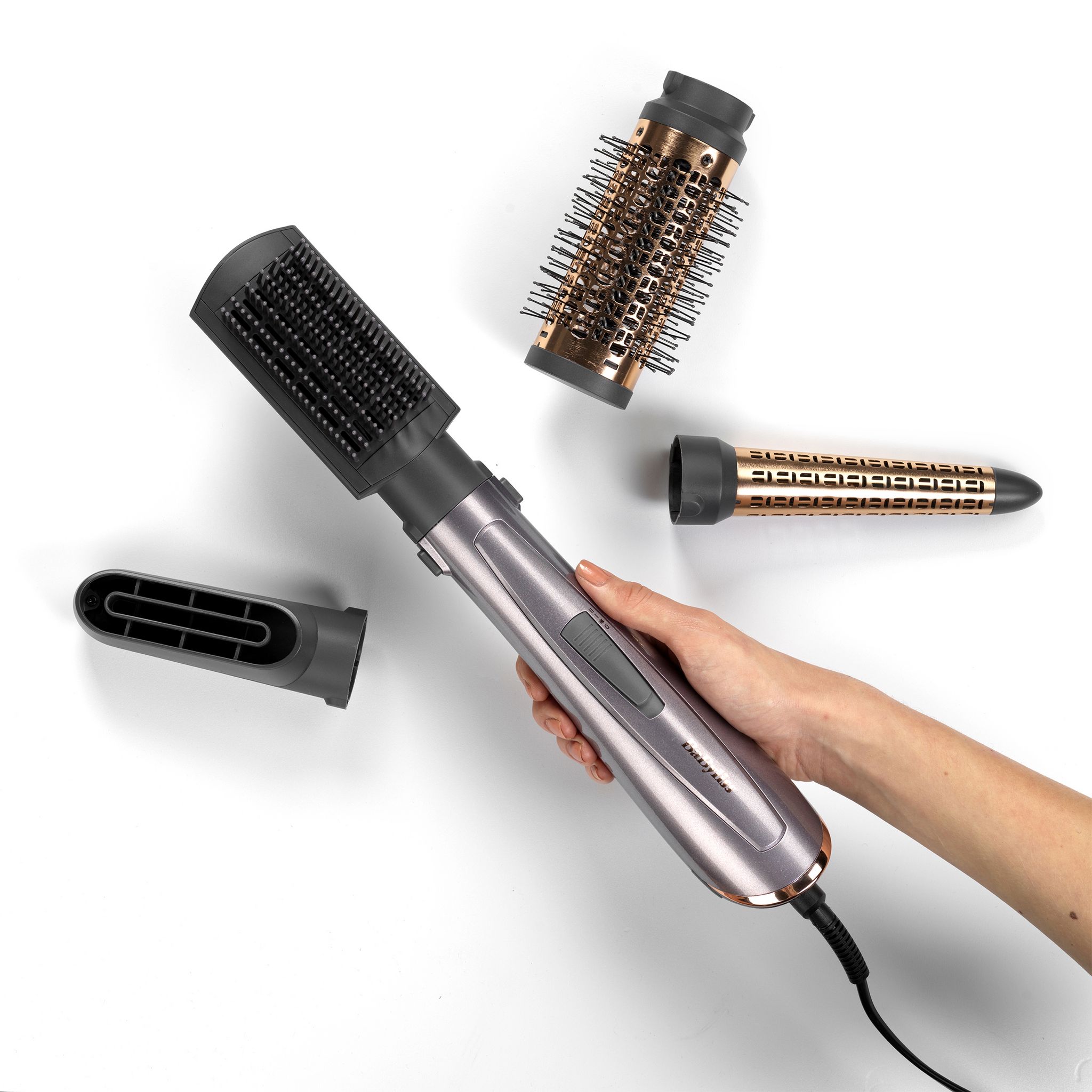 Voir la diapositive 5 : BABYLISS Brosse soufflante AS136E - Gris