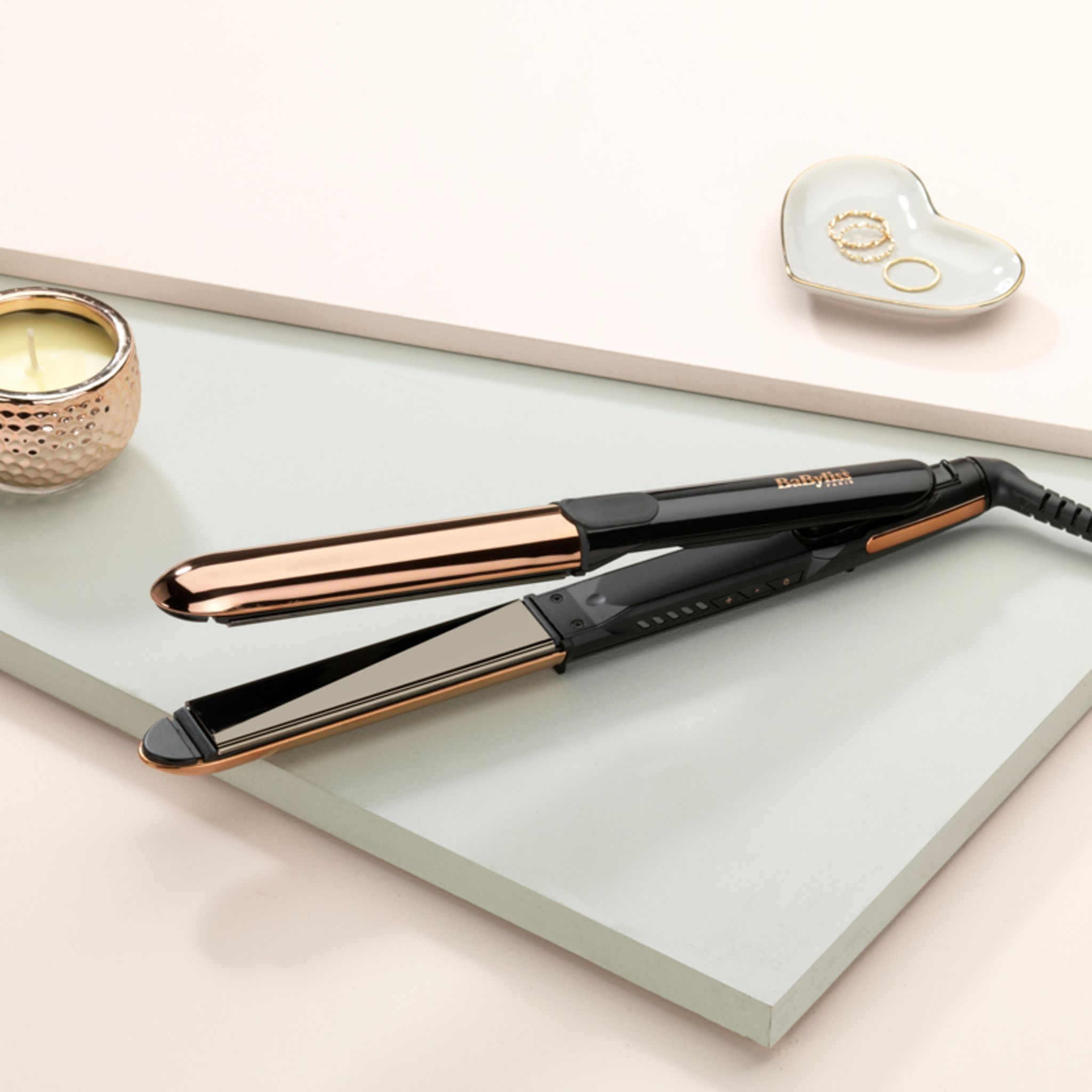 Voir la diapositive 2 : BABYLISS Lisseur ST482E - Noir