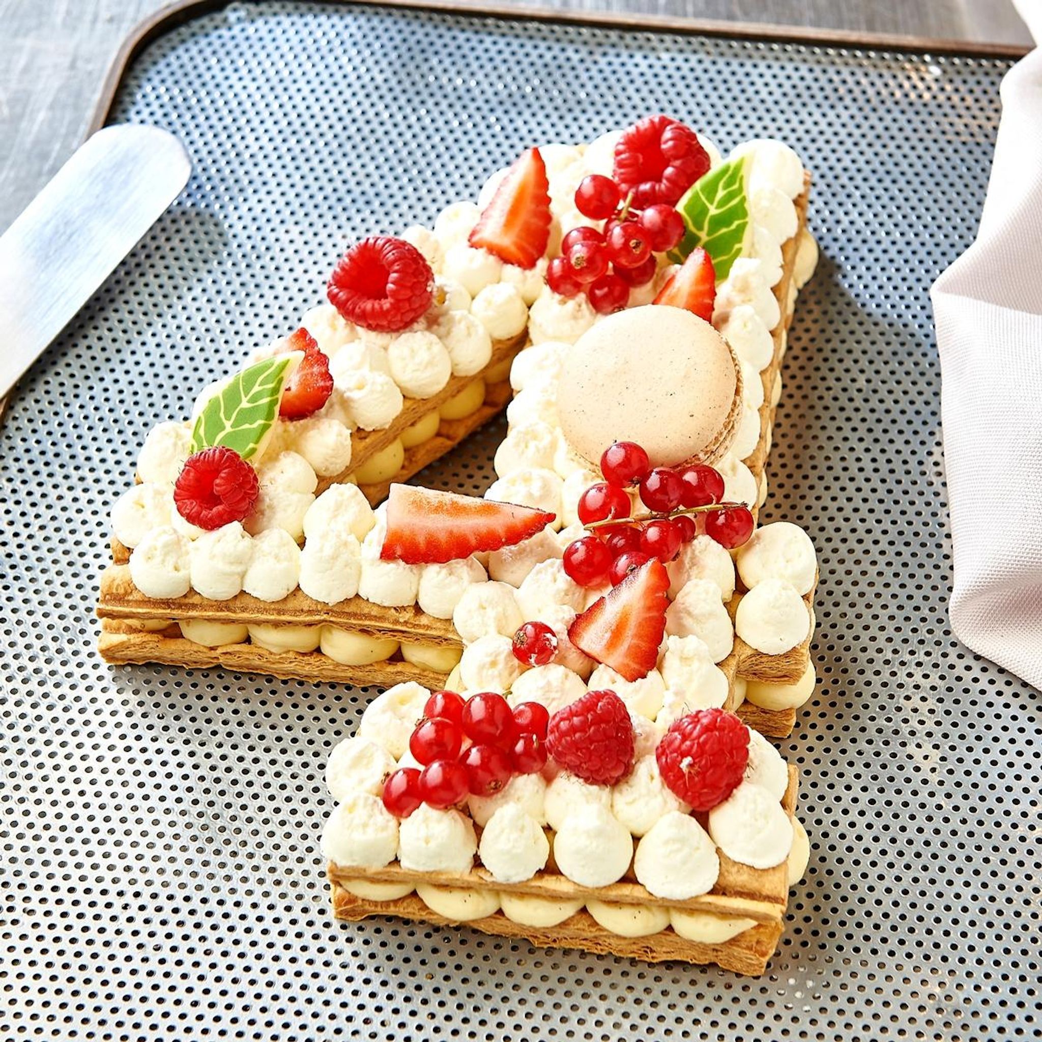 AUCHAN LE TRAITEUR Chiffre 4 Number cake Millefeuille 6 parts 735g