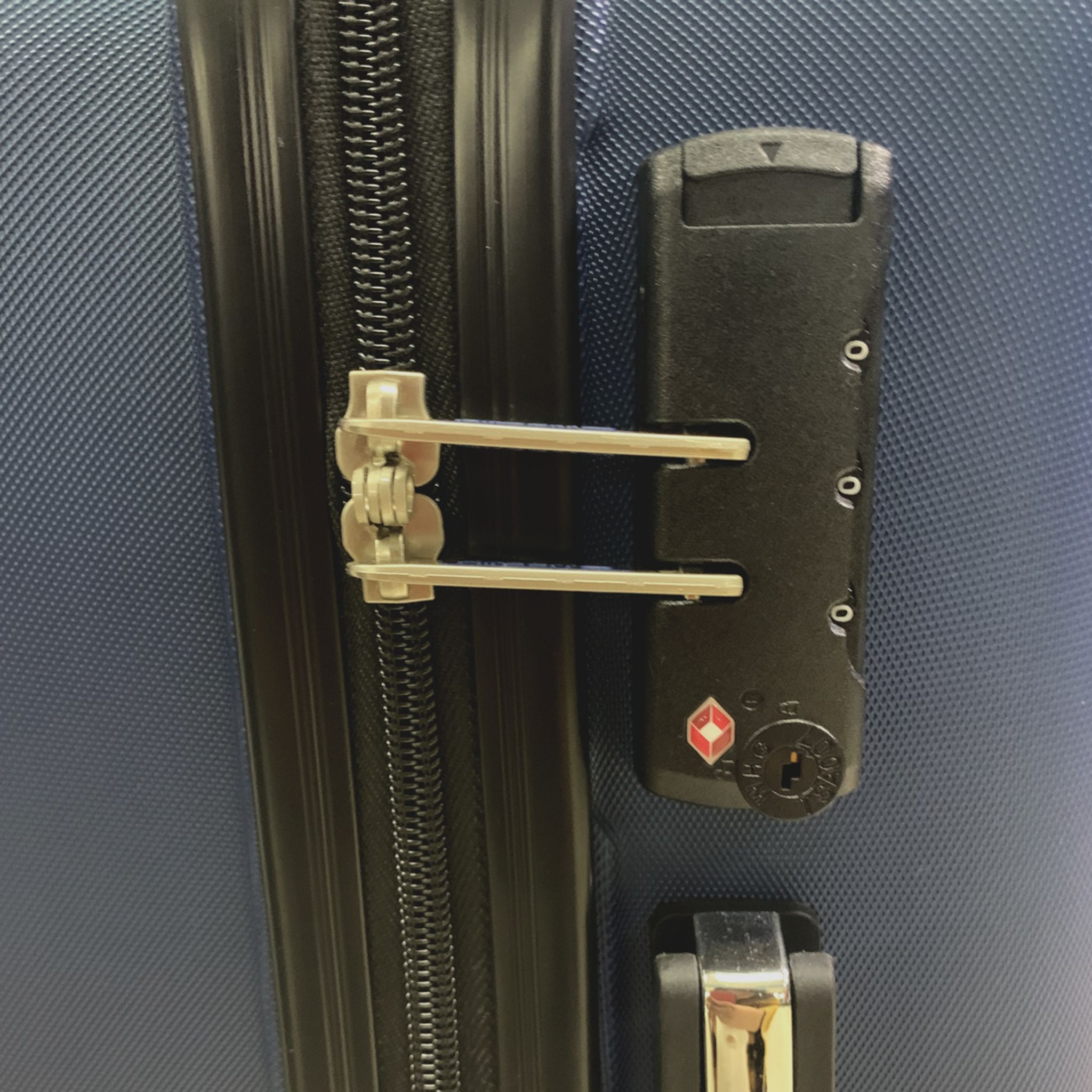 Voir la diapositive 5 : AIRPORT Valise cabine rigide bleue Equalizer 55x36x21cm