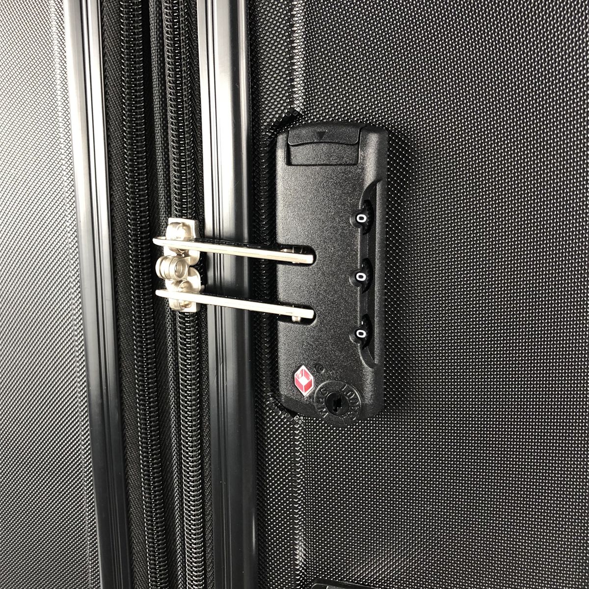 AIRPORT Valise rigide noire Equalizer 66x44x25cm