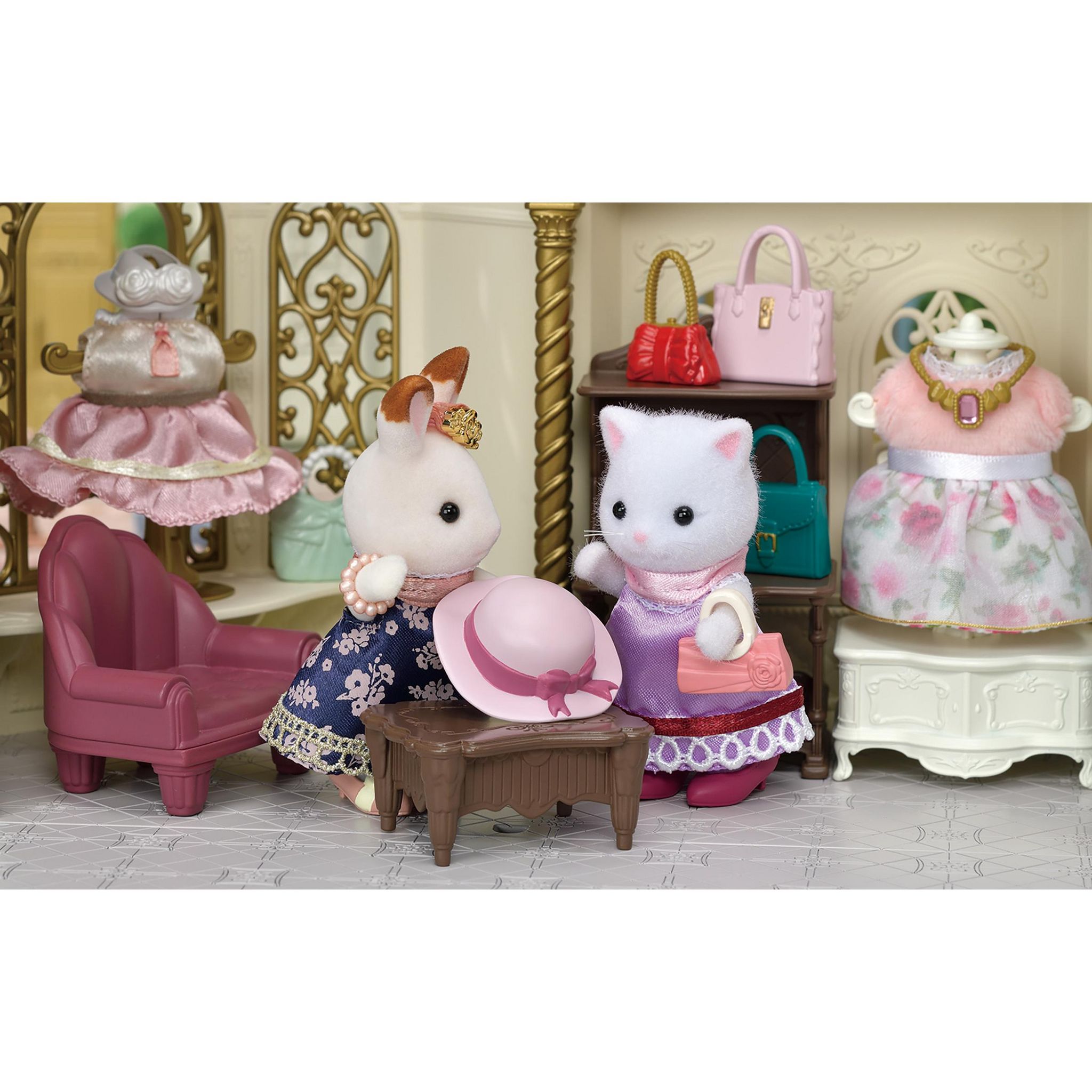 Voir la diapositive 8 : EPOCH D'ENFANCE La valisette de Mode Chat Persan - Sylvanian Families