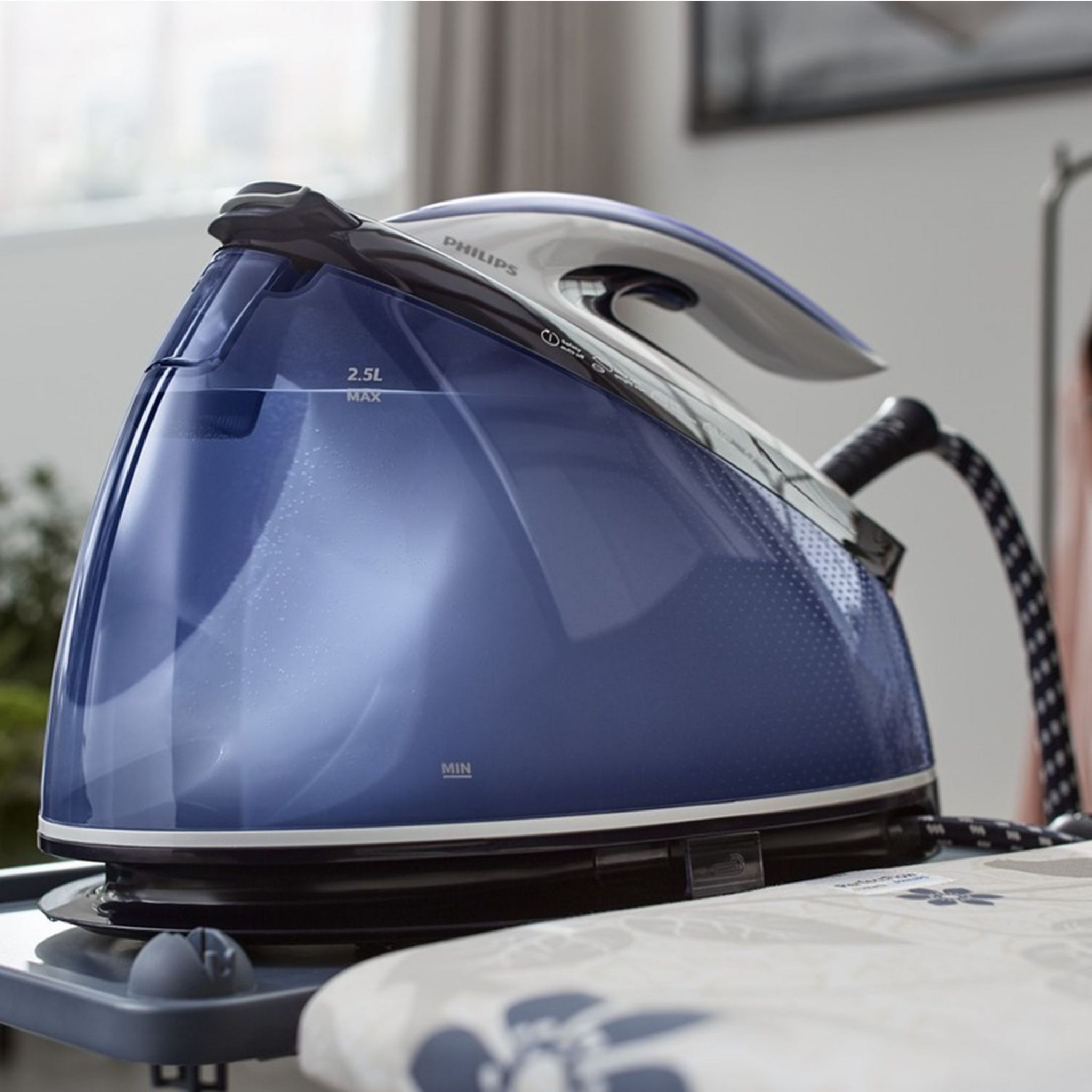 Voir la diapositive 3 : PHILIPS Centrale vapeur GC9330/20