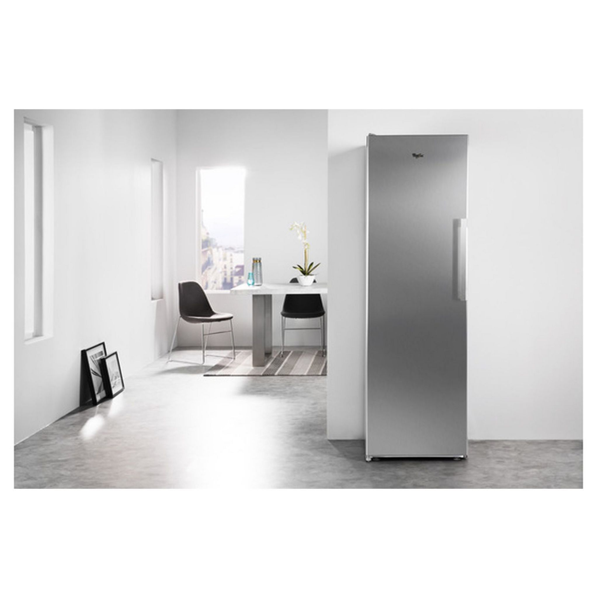 Voir la diapositive 2 : WHIRLPOOL Congélateur armoire UW8F2CXBIN, 260 L, No frost