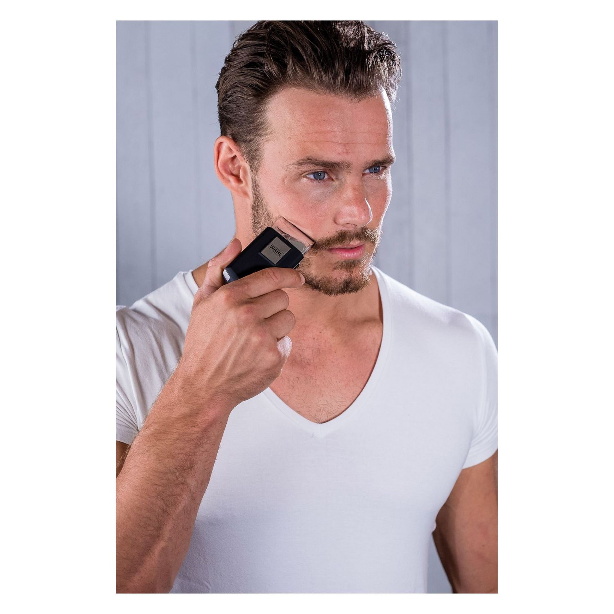 Voir la diapositive 2 : WAHL Rasoir électrique de voyage 03615-1016 - Noir