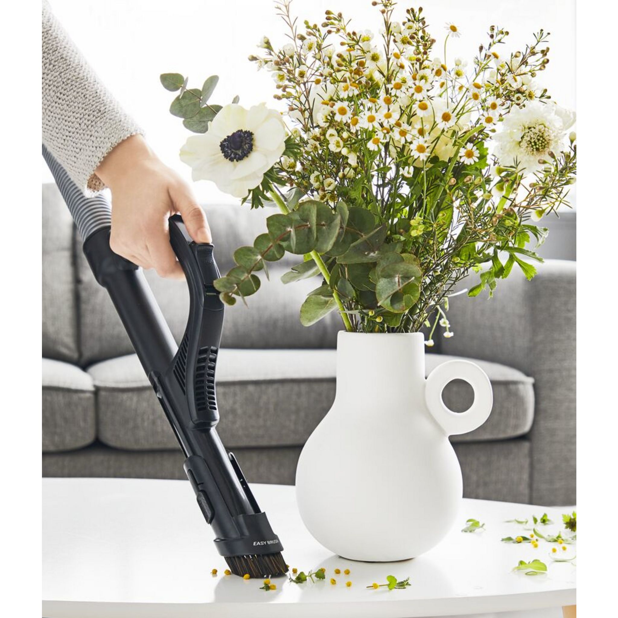 Voir la diapositive 6 : ROWENTA Aspirateur traîneau avec sac RO7455 - Noir