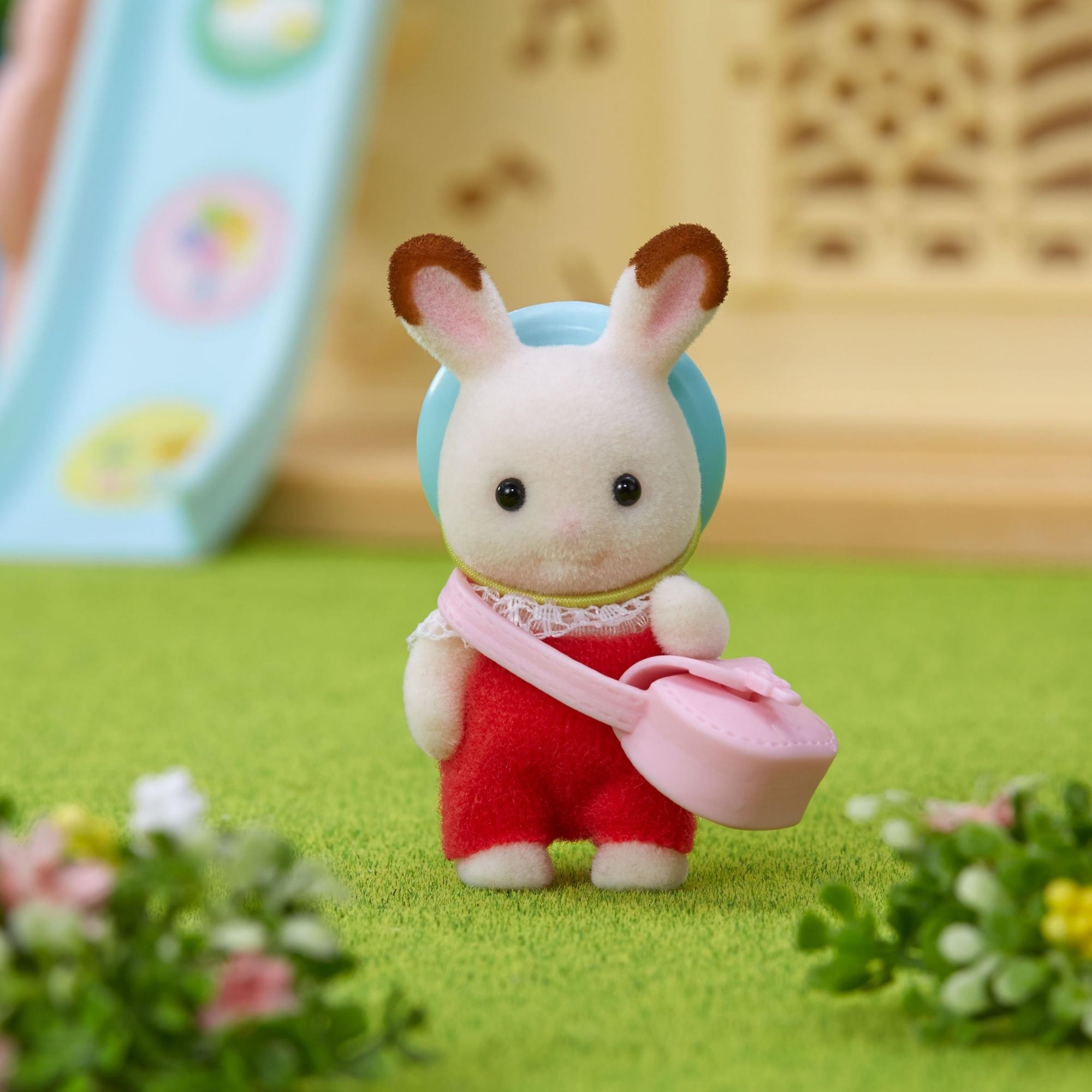Voir la diapositive 5 : EPOCH D'ENFANCE Figurine Bébé lapin chocolat et accessoires Sylvanian Families