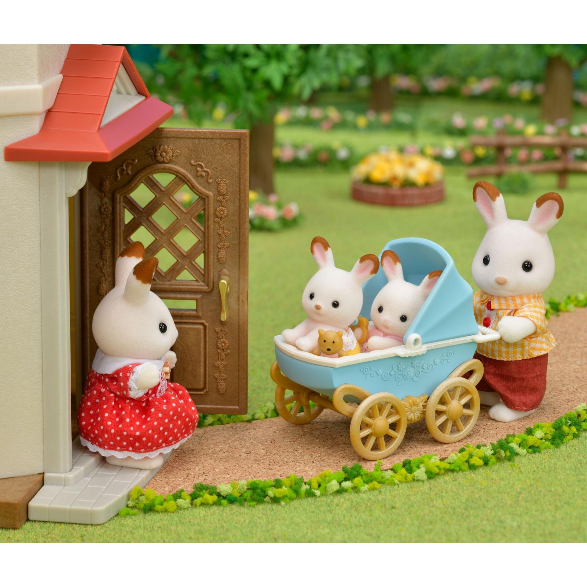 Voir la diapositive 3 : EPOCH D'ENFANCE Figurines Les lapins Jumeaux chocolat et la poussette double Sylvanian Families