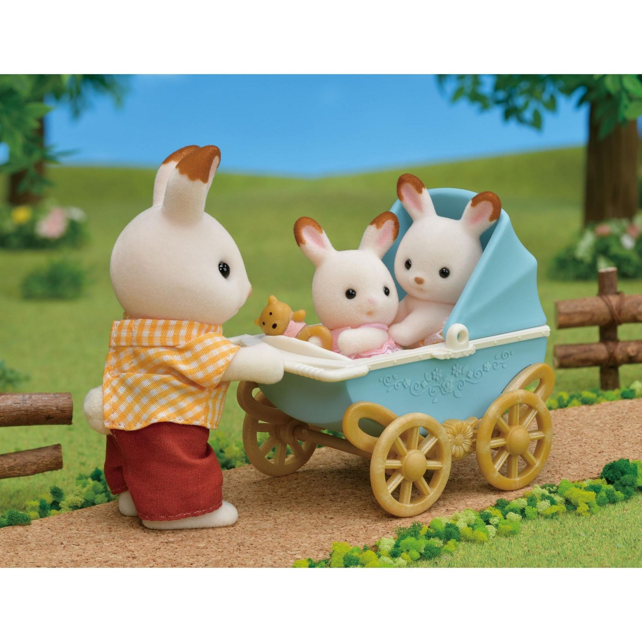 Voir la diapositive 4 : EPOCH D'ENFANCE Figurines Les lapins Jumeaux chocolat et la poussette double Sylvanian Families