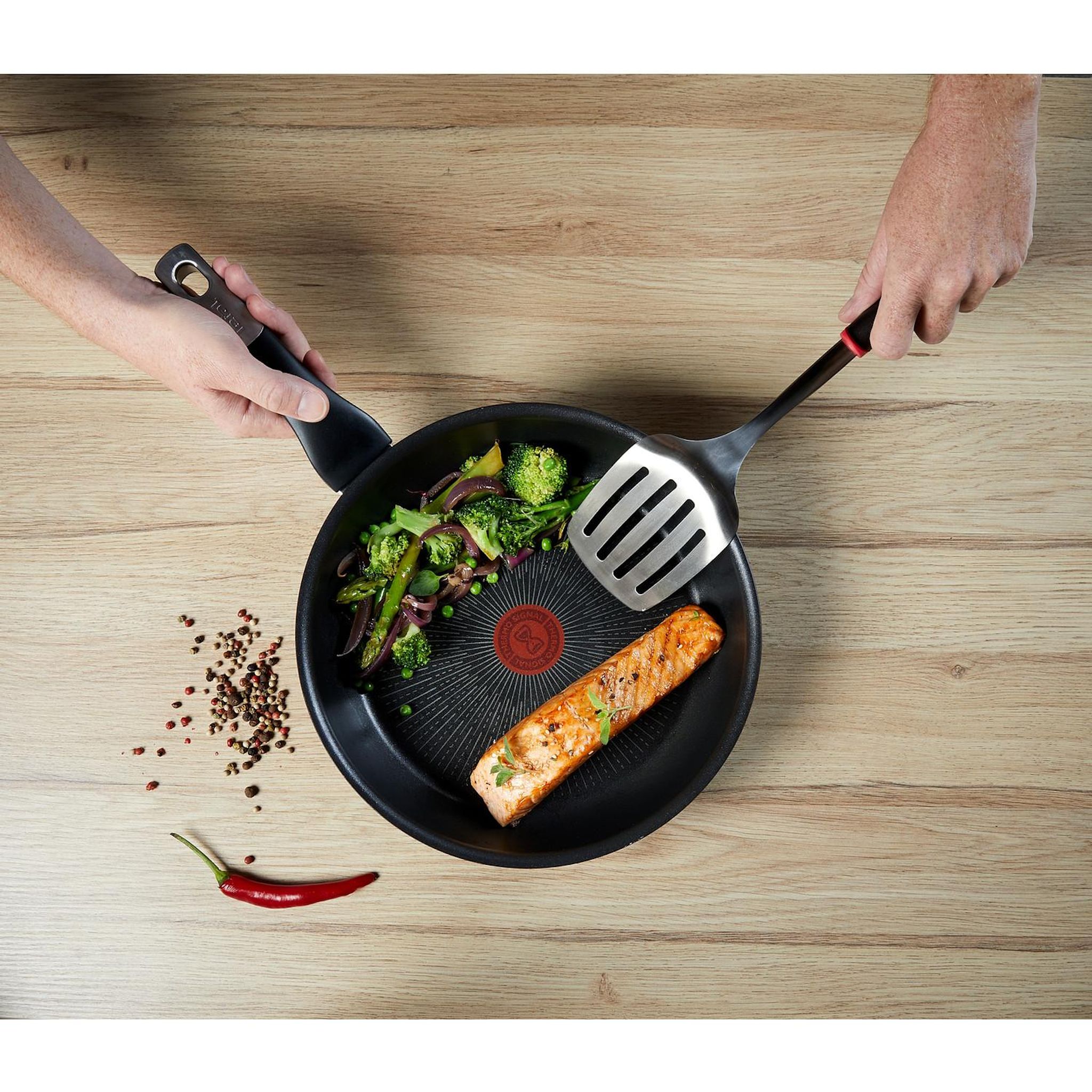 Voir la diapositive 2 : TEFAL Sauteuse 26 cm avec couvercle tous feux dont induction