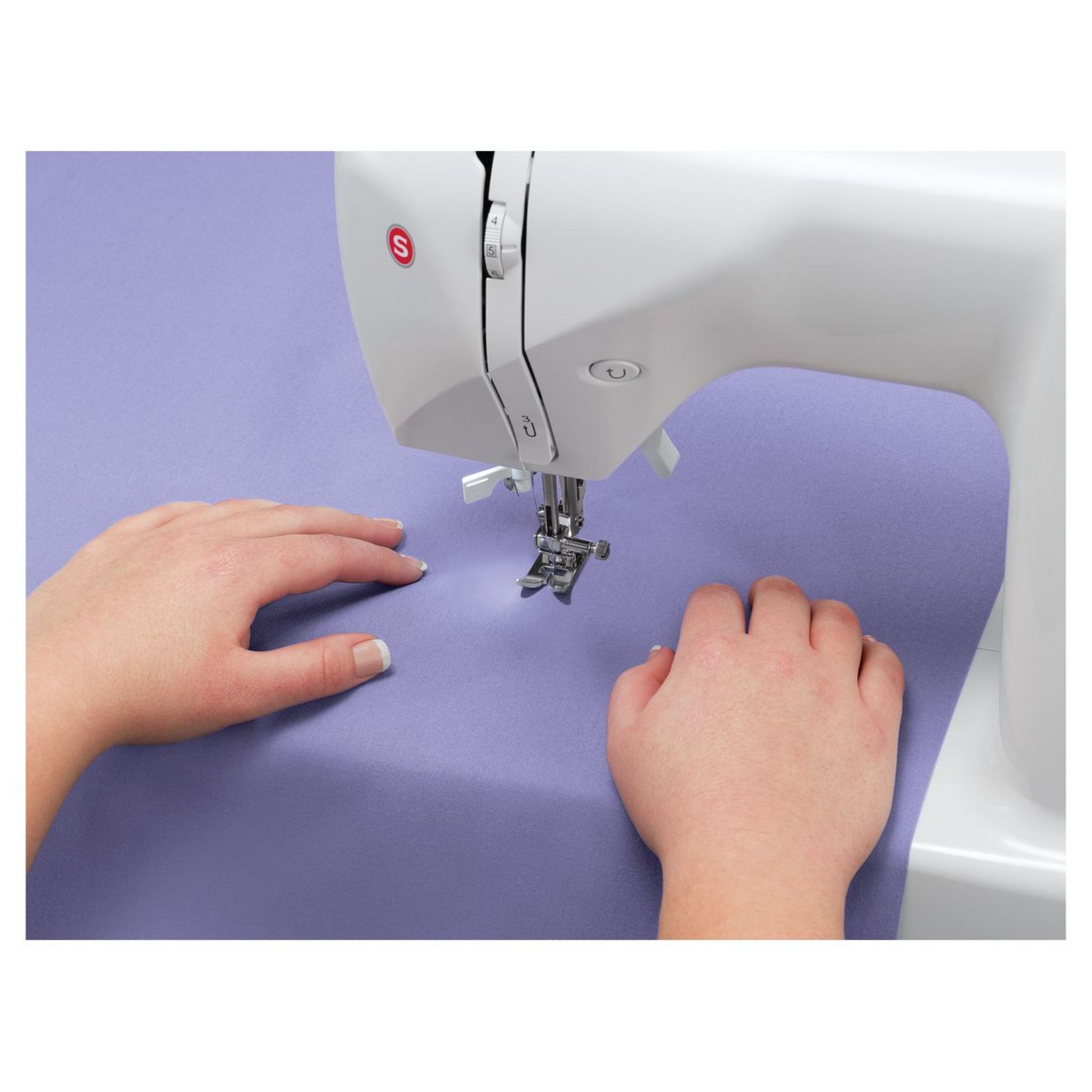 Voir la diapositive 3 : SINGER Machine à coudre STARLET 6680 - Blanc