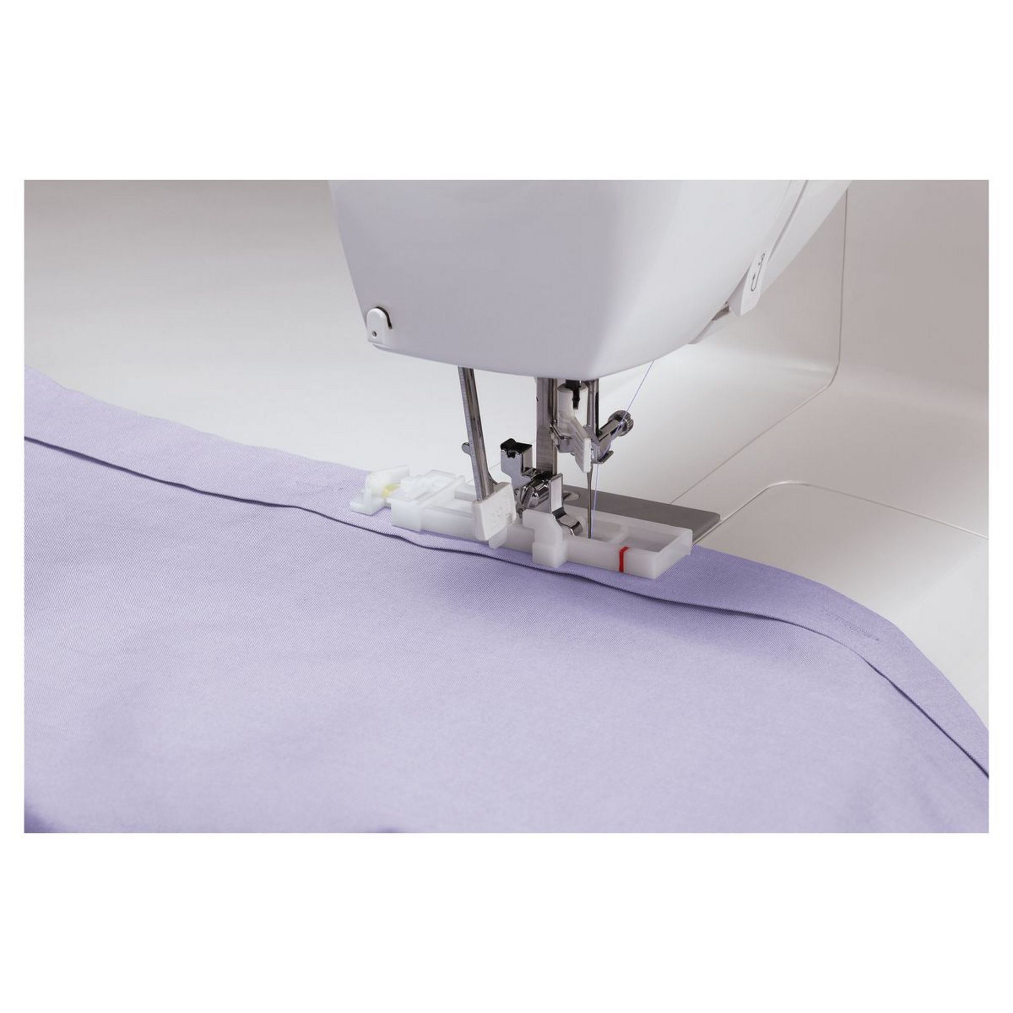 Voir la diapositive 4 : SINGER Machine à coudre STARLET 6680 - Blanc