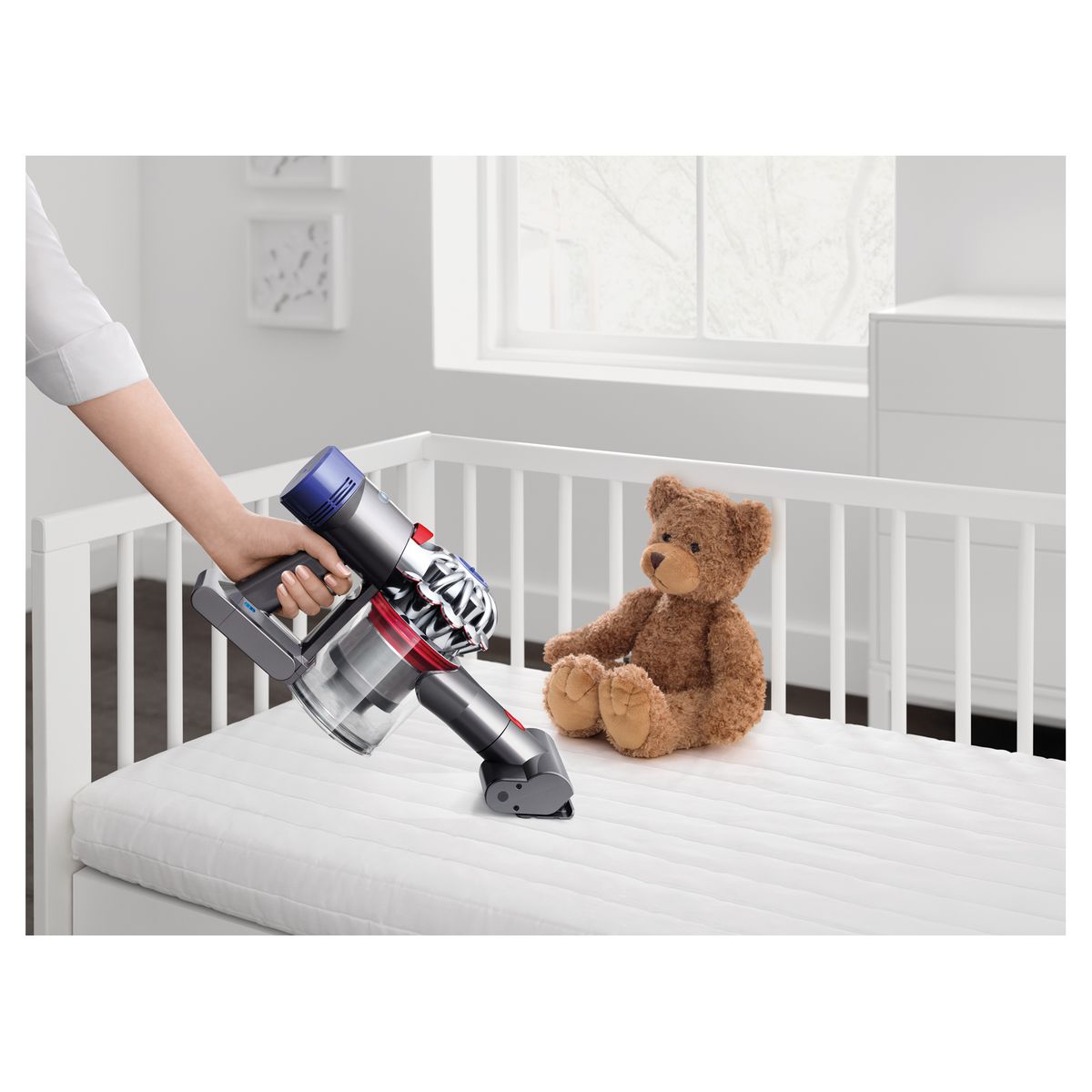 Voir la diapositive 2 : DYSON Aspirateur balai V8 ABSOLUTE+