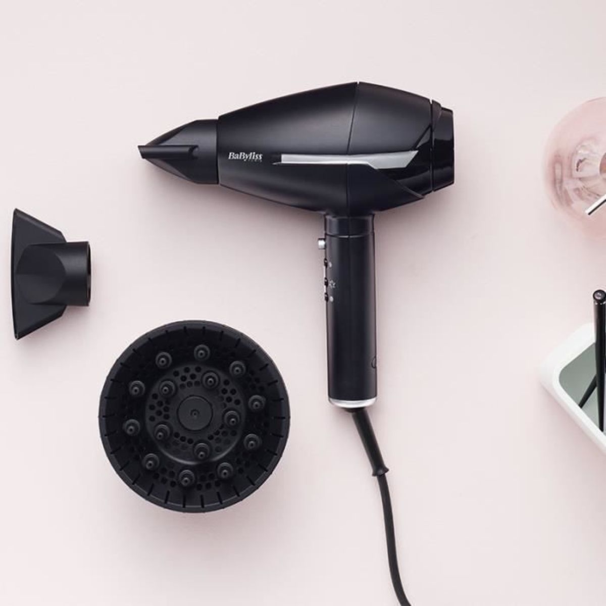 Voir la diapositive 2 : BABYLISS Sèche cheveux avec diffuseur fonction ionique AC6730E - Noir