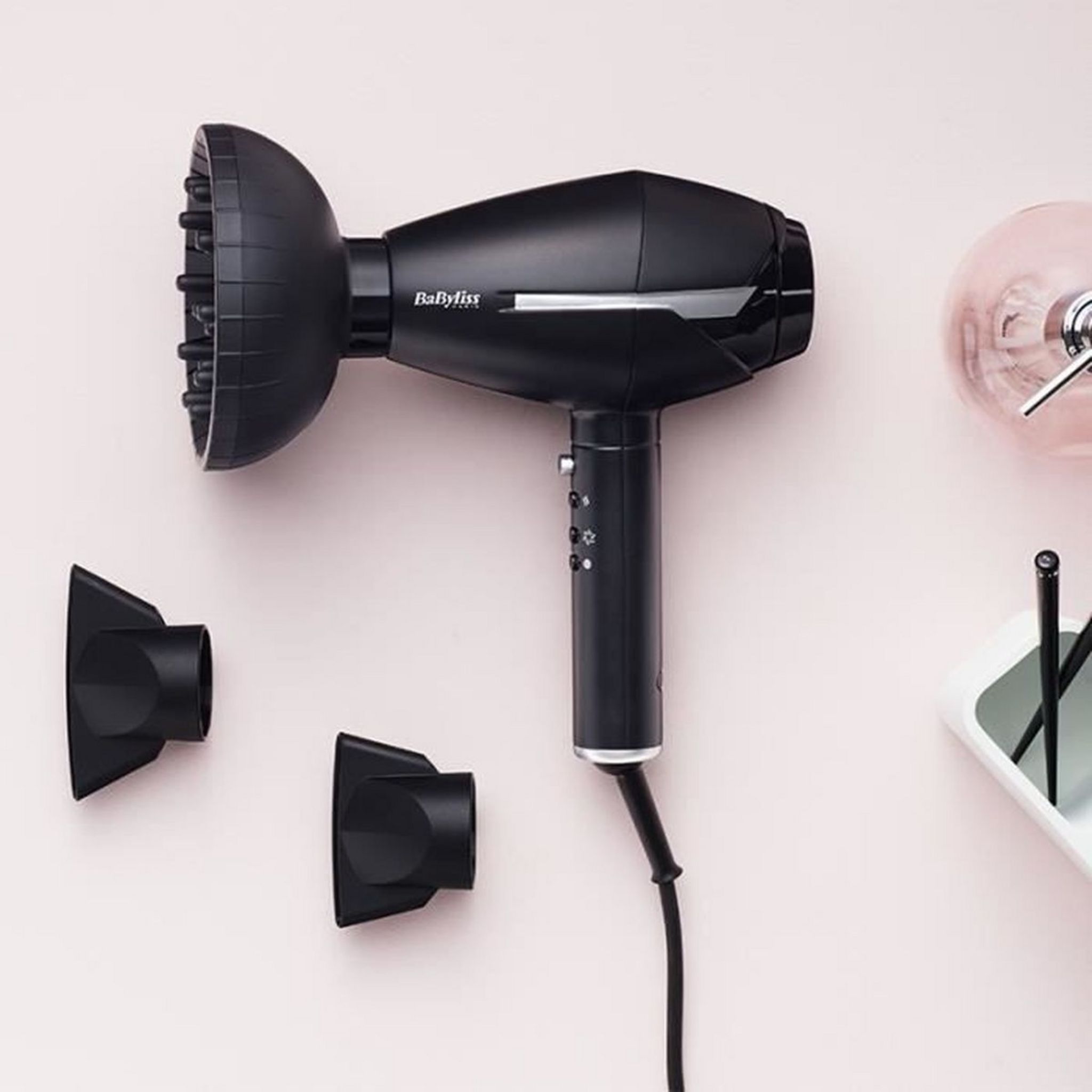 Voir la diapositive 4 : BABYLISS Sèche cheveux avec diffuseur fonction ionique AC6730E - Noir