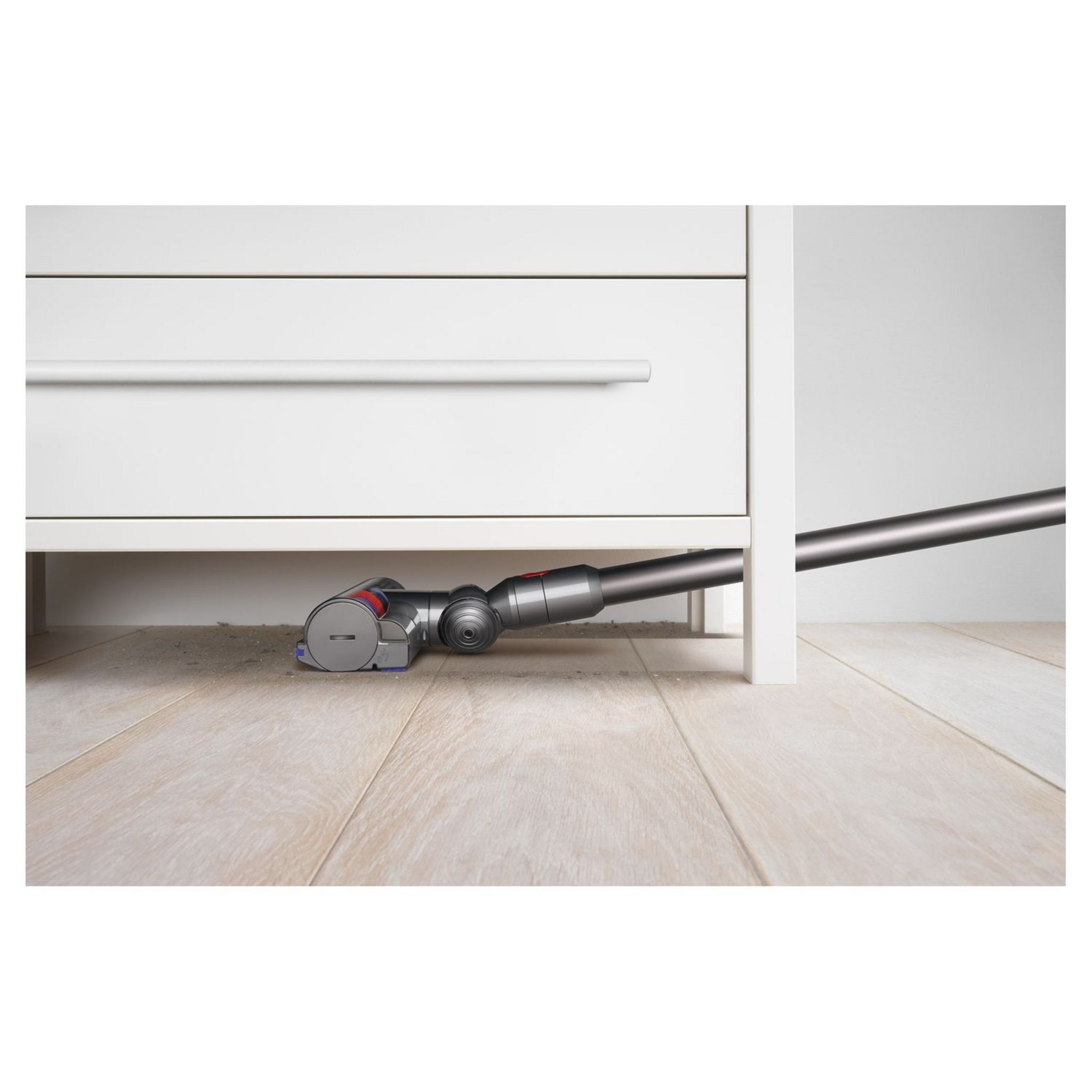 Voir la diapositive 5 : DYSON Aspirateur balai V8 ANIMAL + accessoire lumineux