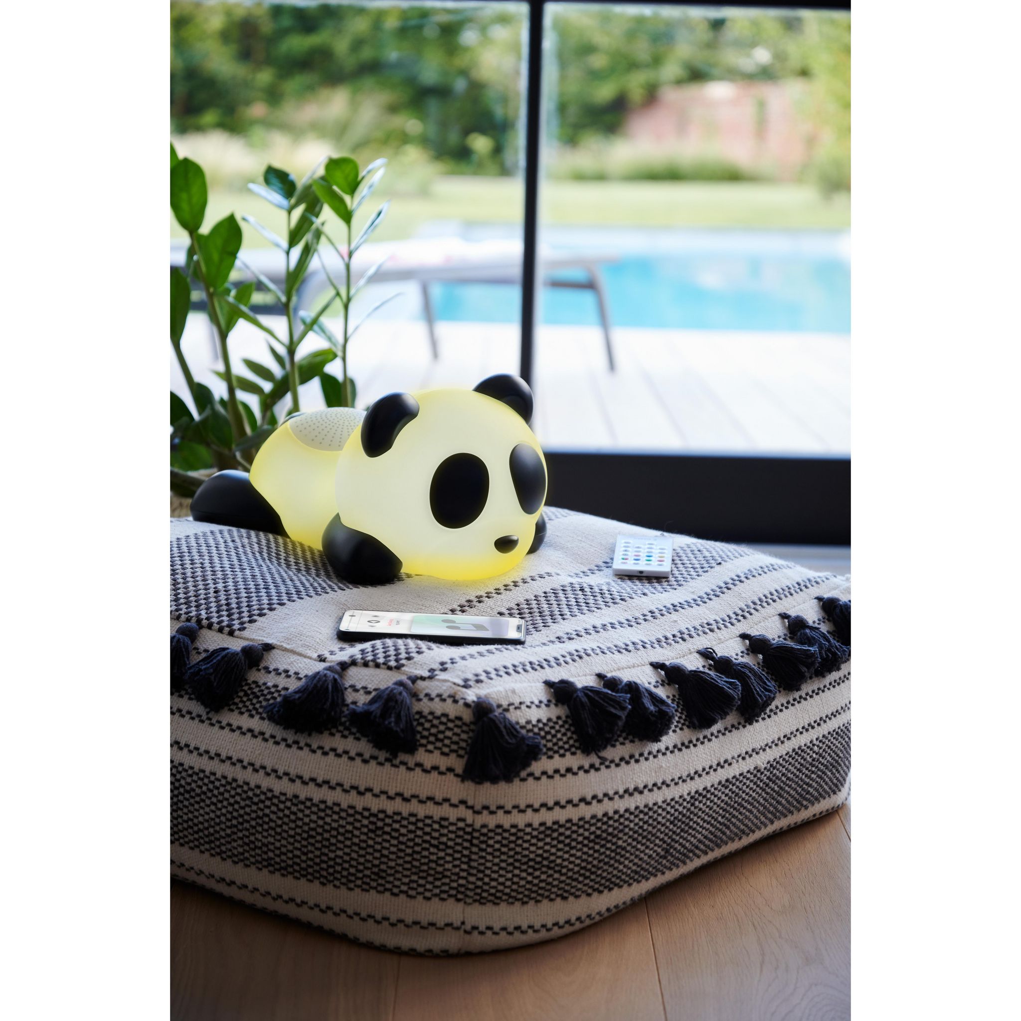 Voir la diapositive 8 : BIGBEN Enceinte portable Bluetooth lumineuse - Noir / blanc - Luminus Panda 2