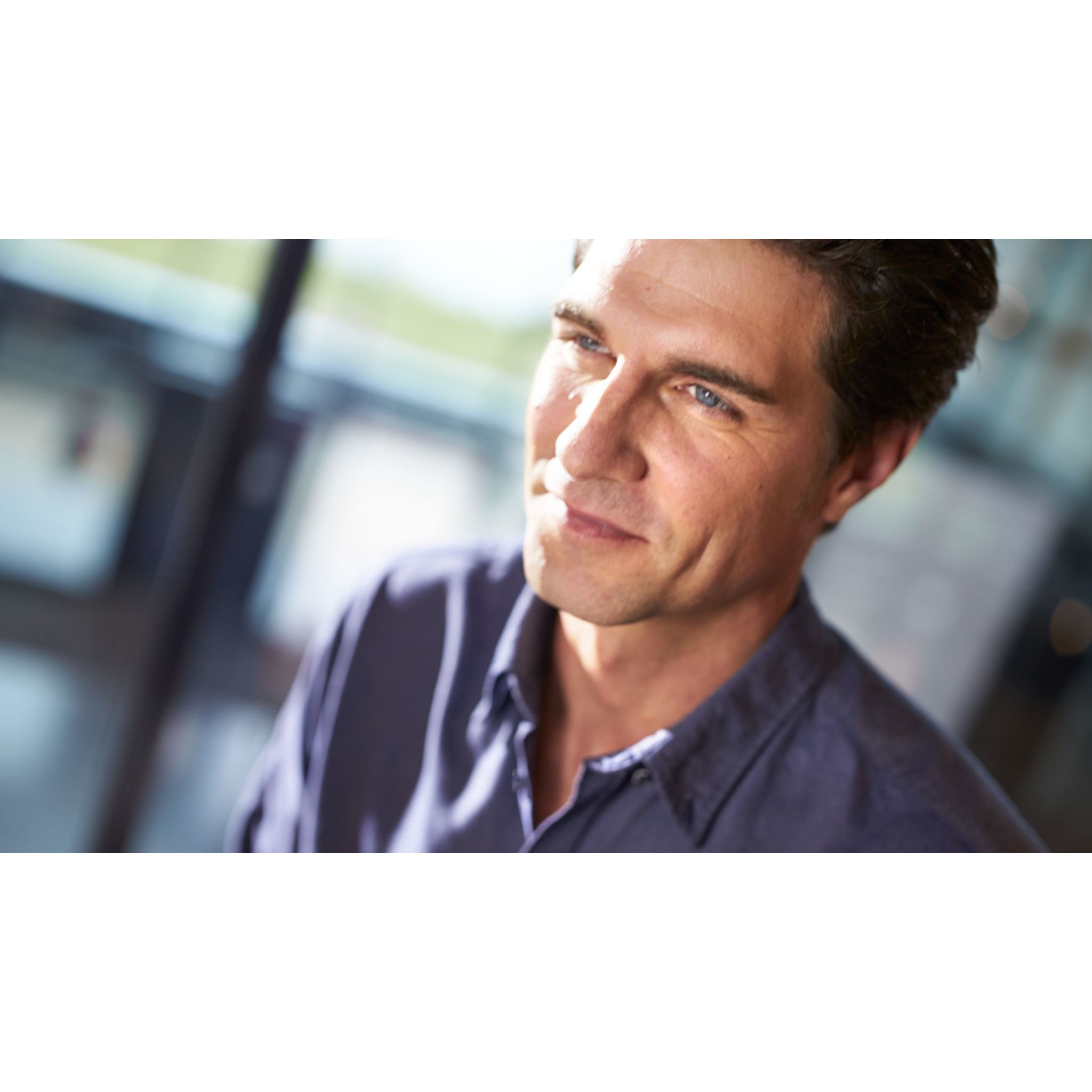 Voir la diapositive 8 : PHILIPS Rasoir électrique S5585/10 - Bleu