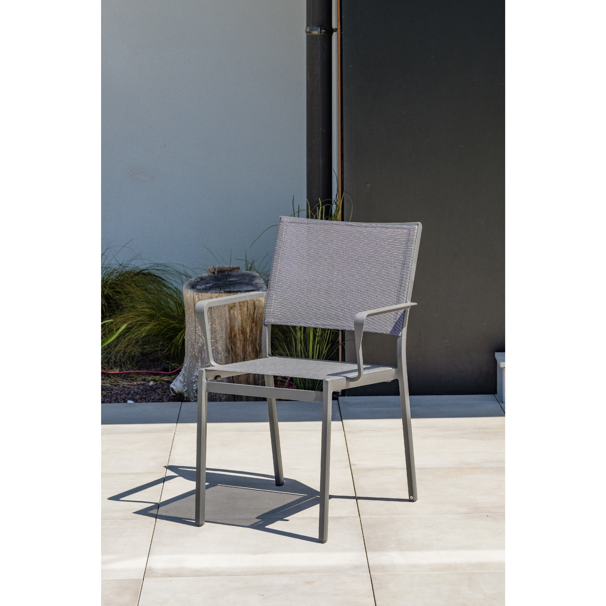 Voir la diapositive 2 : DCB GARDEN Fauteuil de jardin empilable - Textilène et aluminium - Gris Anthracite - STOCKHOLM