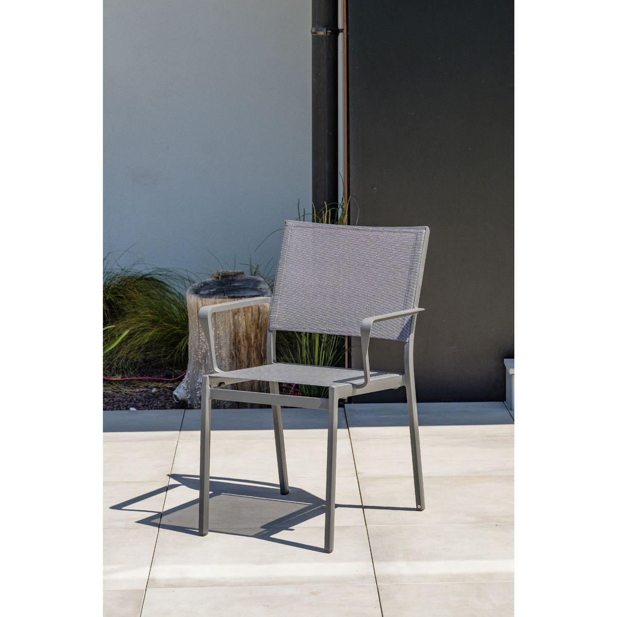 DCB GARDEN Fauteuil de jardin empilable - Textilène et aluminium - Gris Anthracite - STOCKHOLM